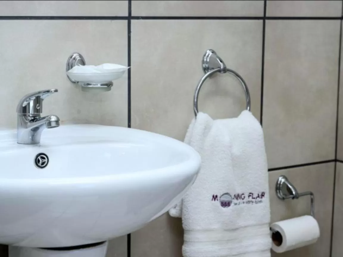 Bathroom in Morning flair Bed and Breakfast