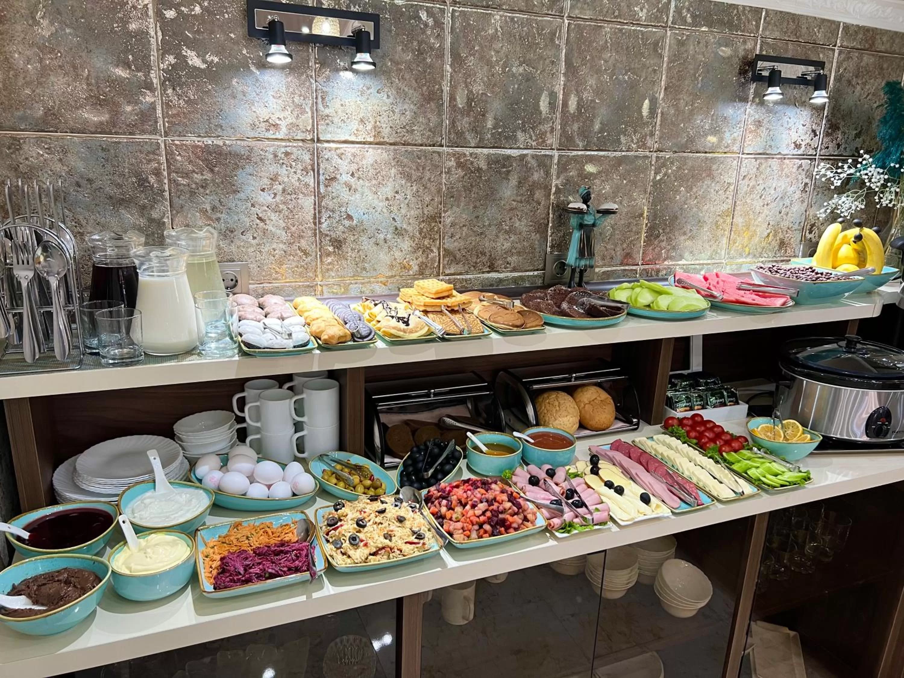 Buffet breakfast in Hotel Park