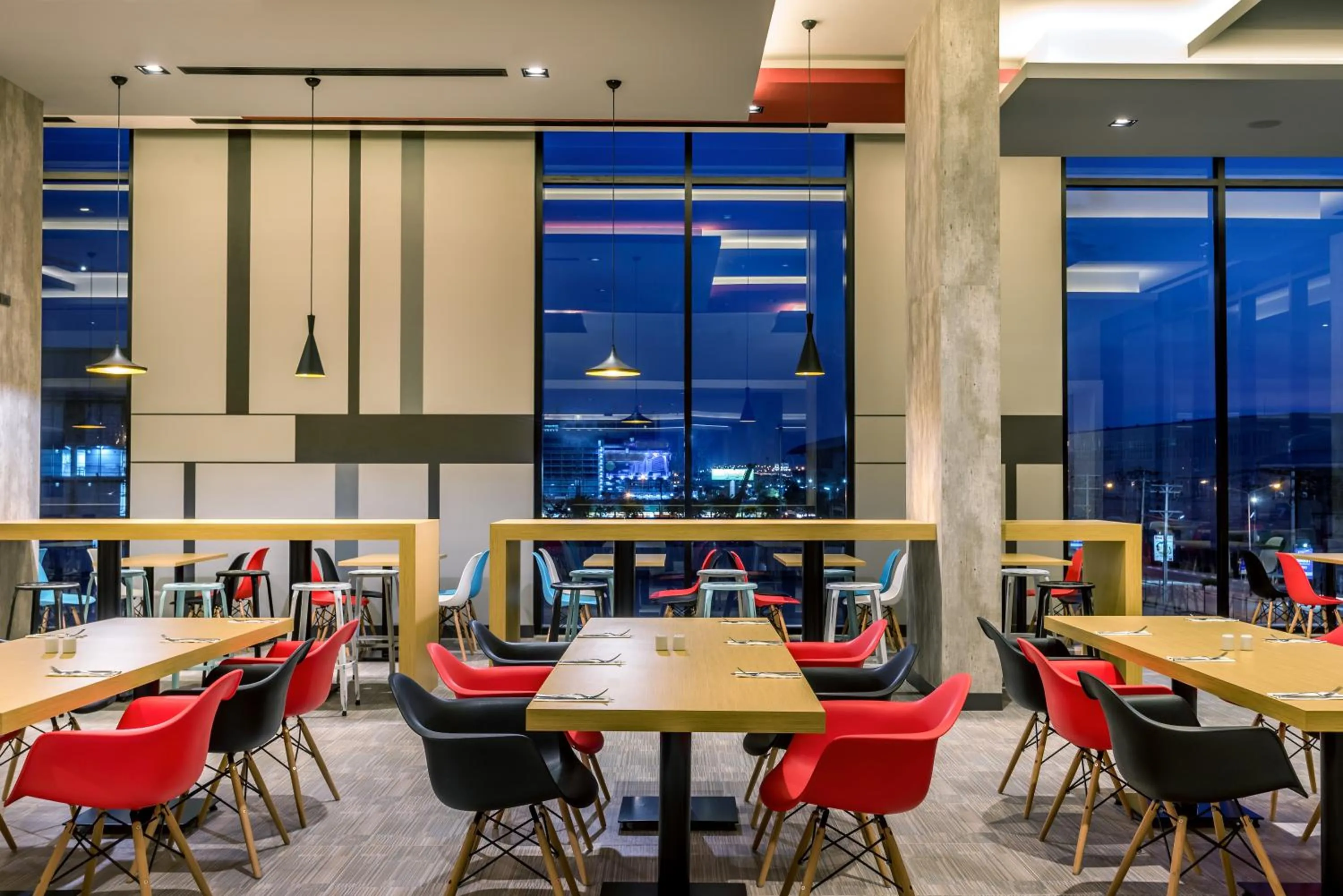 Restaurant/places to eat in ibis Bangkok IMPACT