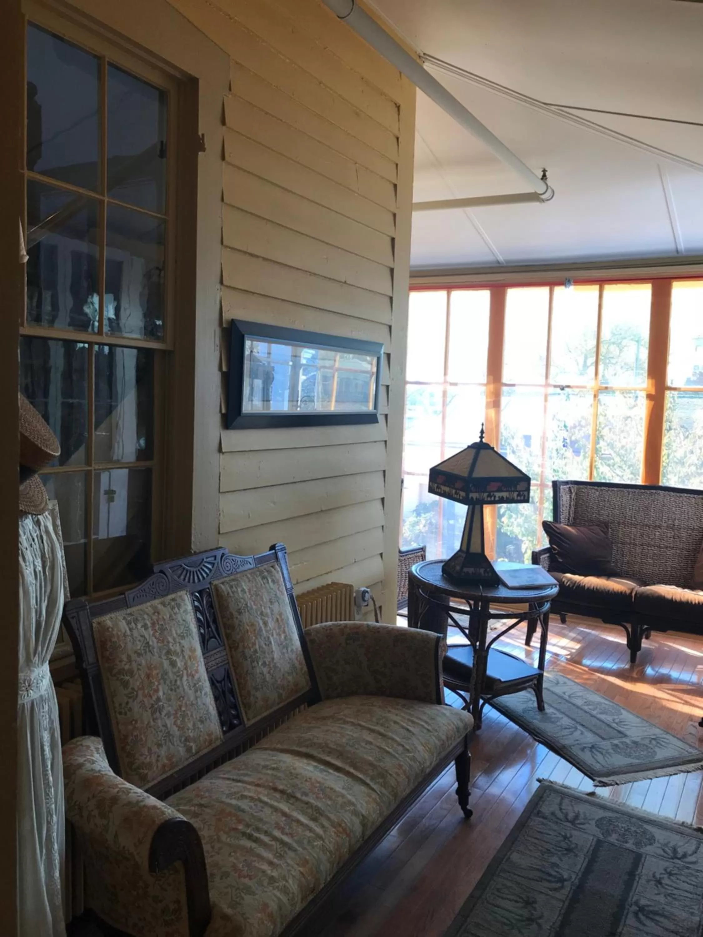 Communal lounge/ TV room, Seating Area in Elaine's Cape May Boutique Hotel