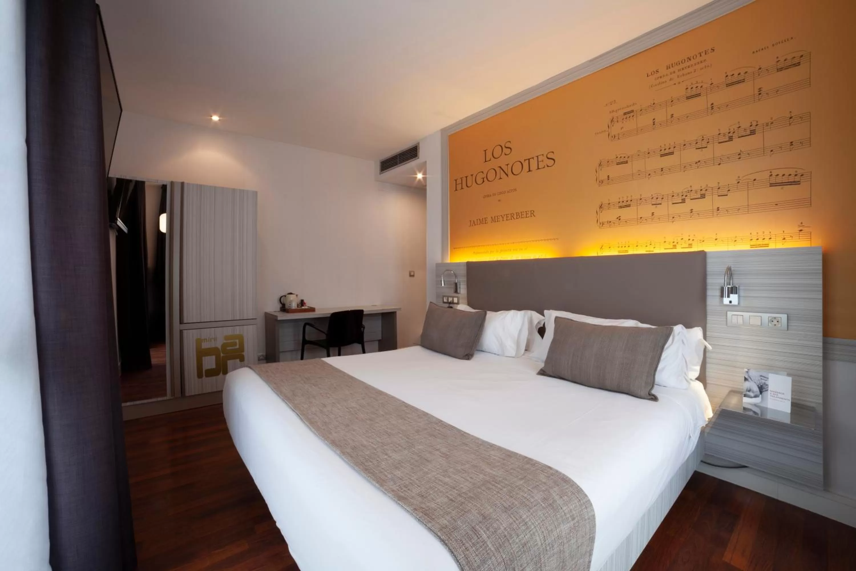 Bed in Petit Palace Boqueria Garden