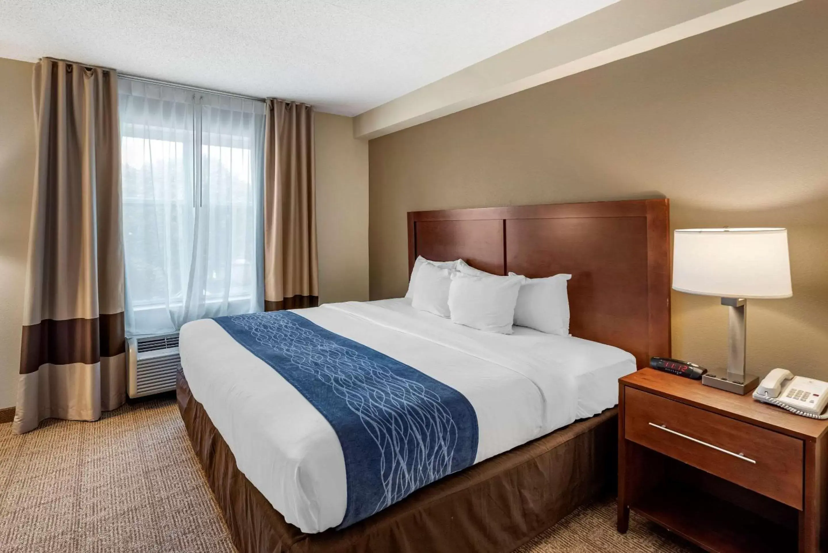 King Suite - Mobility Accessible/Non-Smoking in Comfort Inn & Suites Virginia Beach - Norfolk Airport King Suite - Mobility Accessible/Non-Smoking in Comfort Inn & Suites Virginia Beach - Norfolk Airport