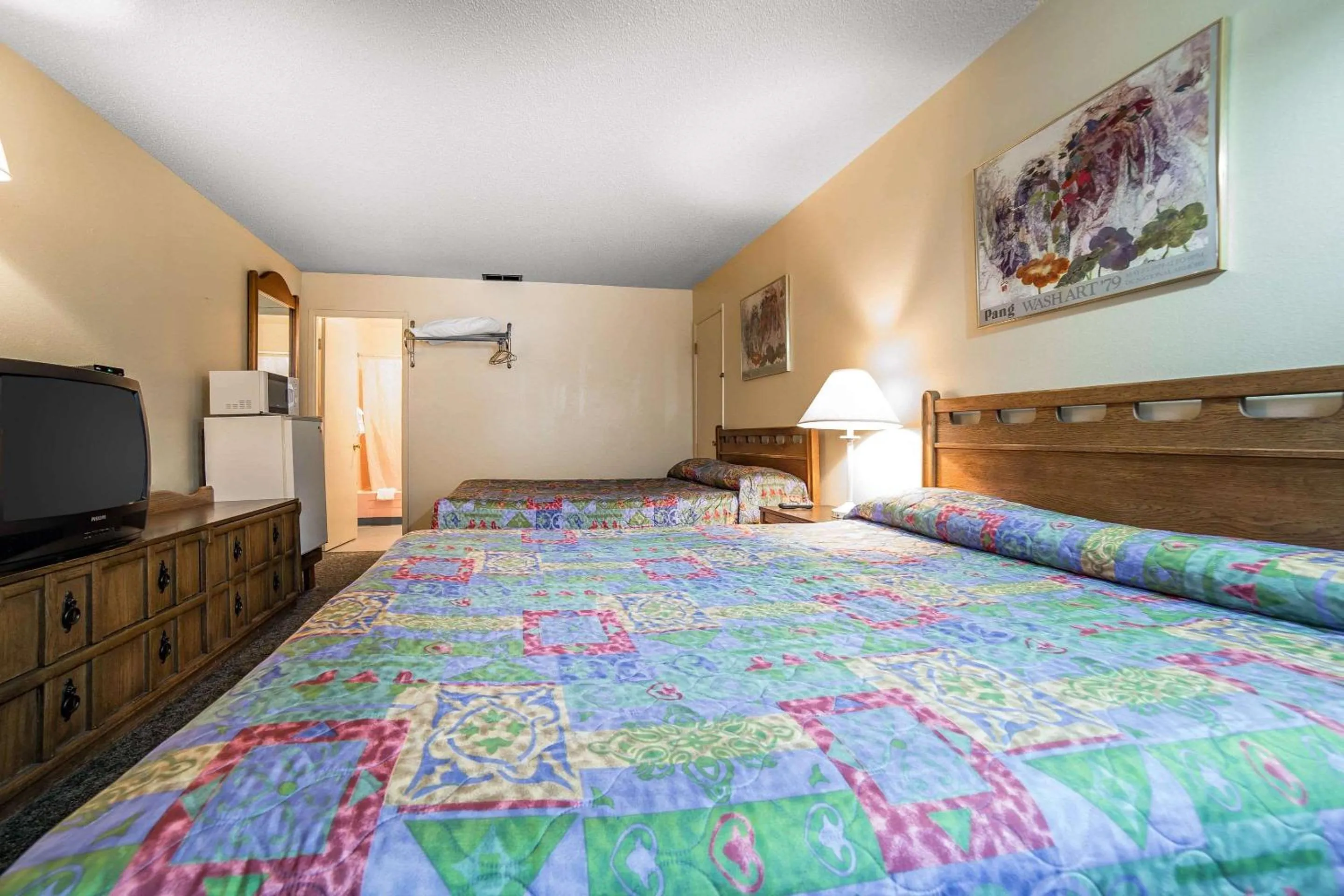 Bedroom, Bed in Rodeway Inn La Grande - Island City