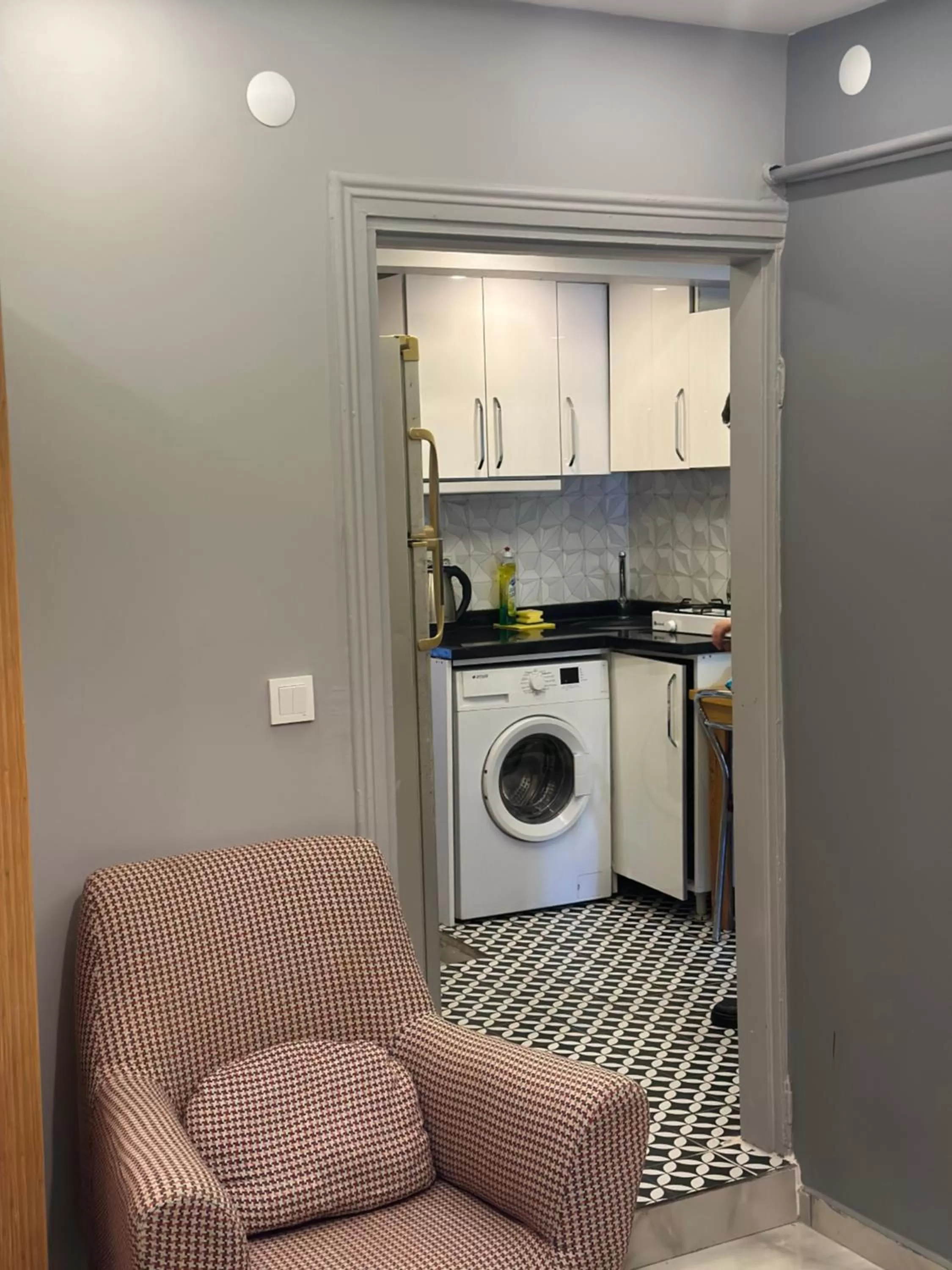 Kitchen/Kitchenette in Arat Apartments