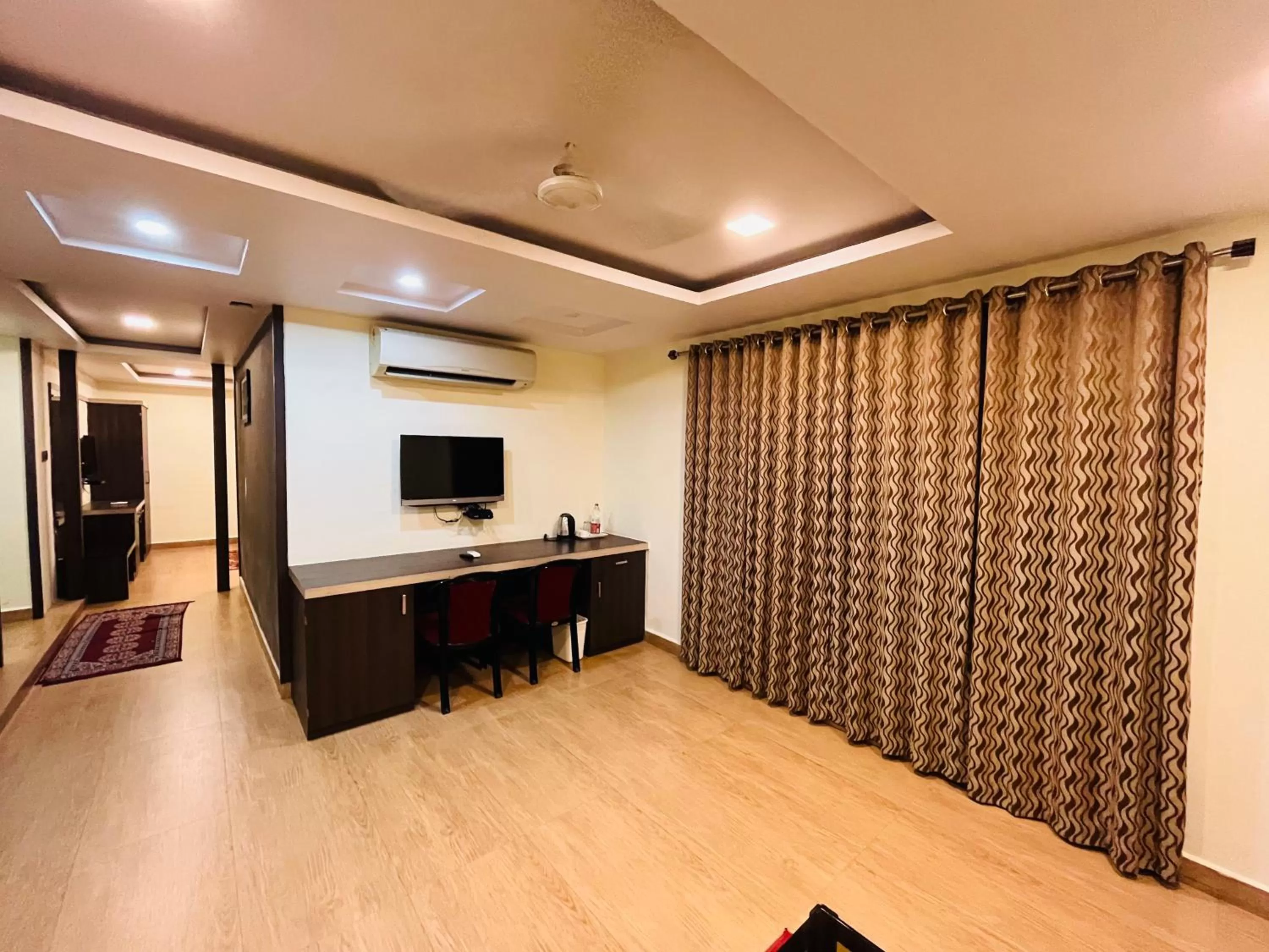 TV and multimedia in Shankar Bhavan By Vinayak Hotels