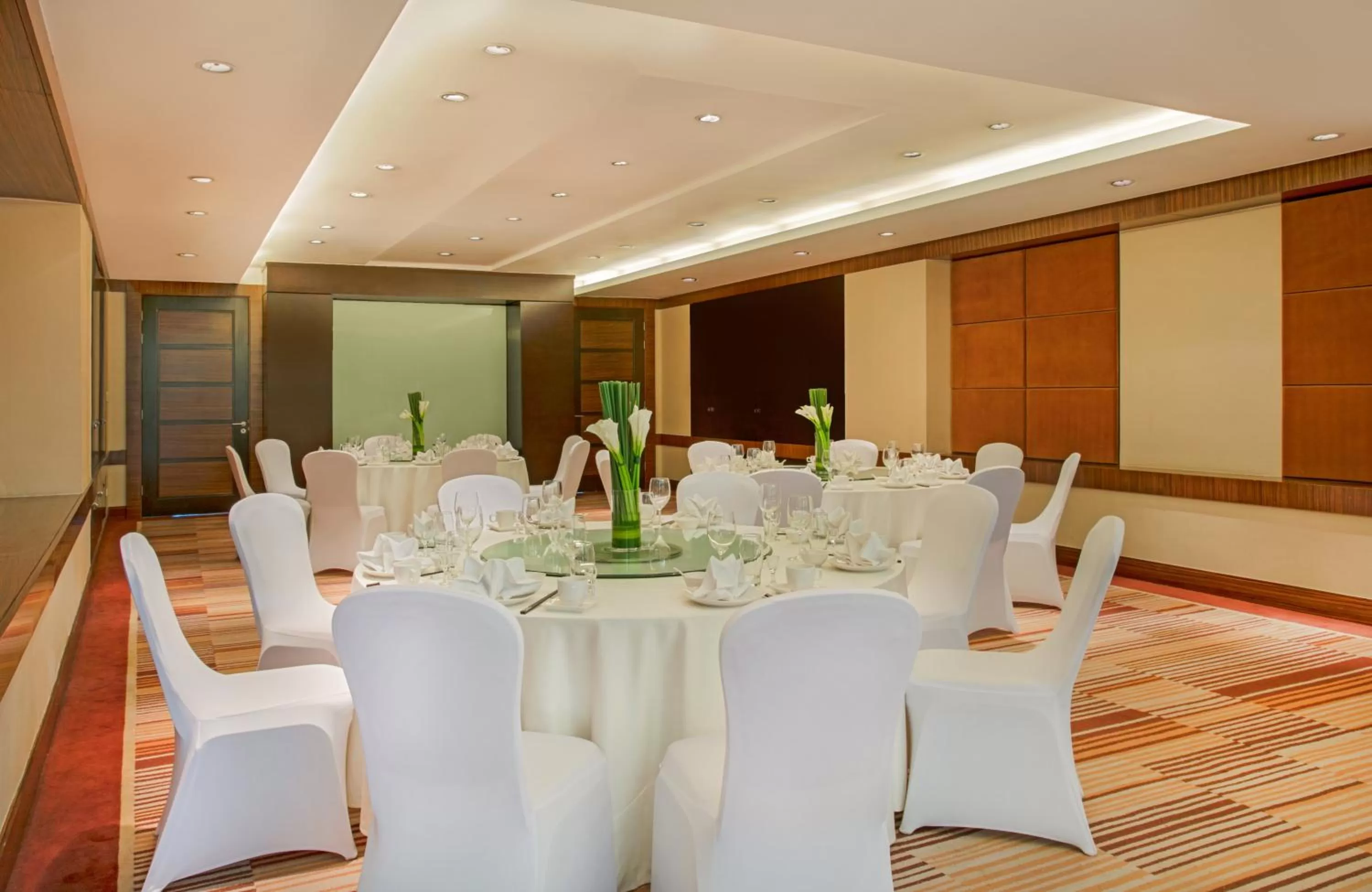 Meeting/conference room in Crowne Plaza Beijing International Airport by IHG