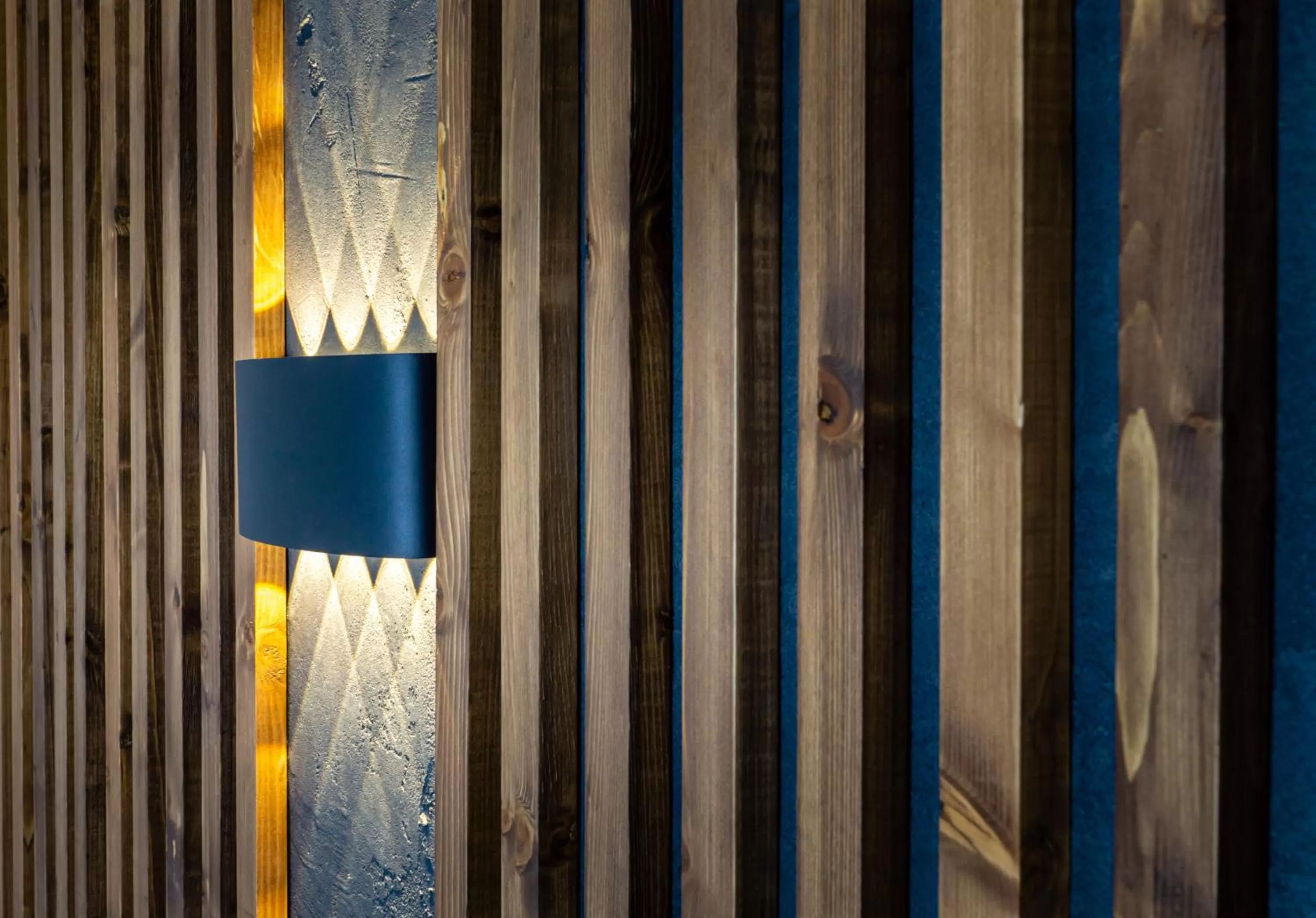 Night, TV/Entertainment Center in BG Palace Hotel