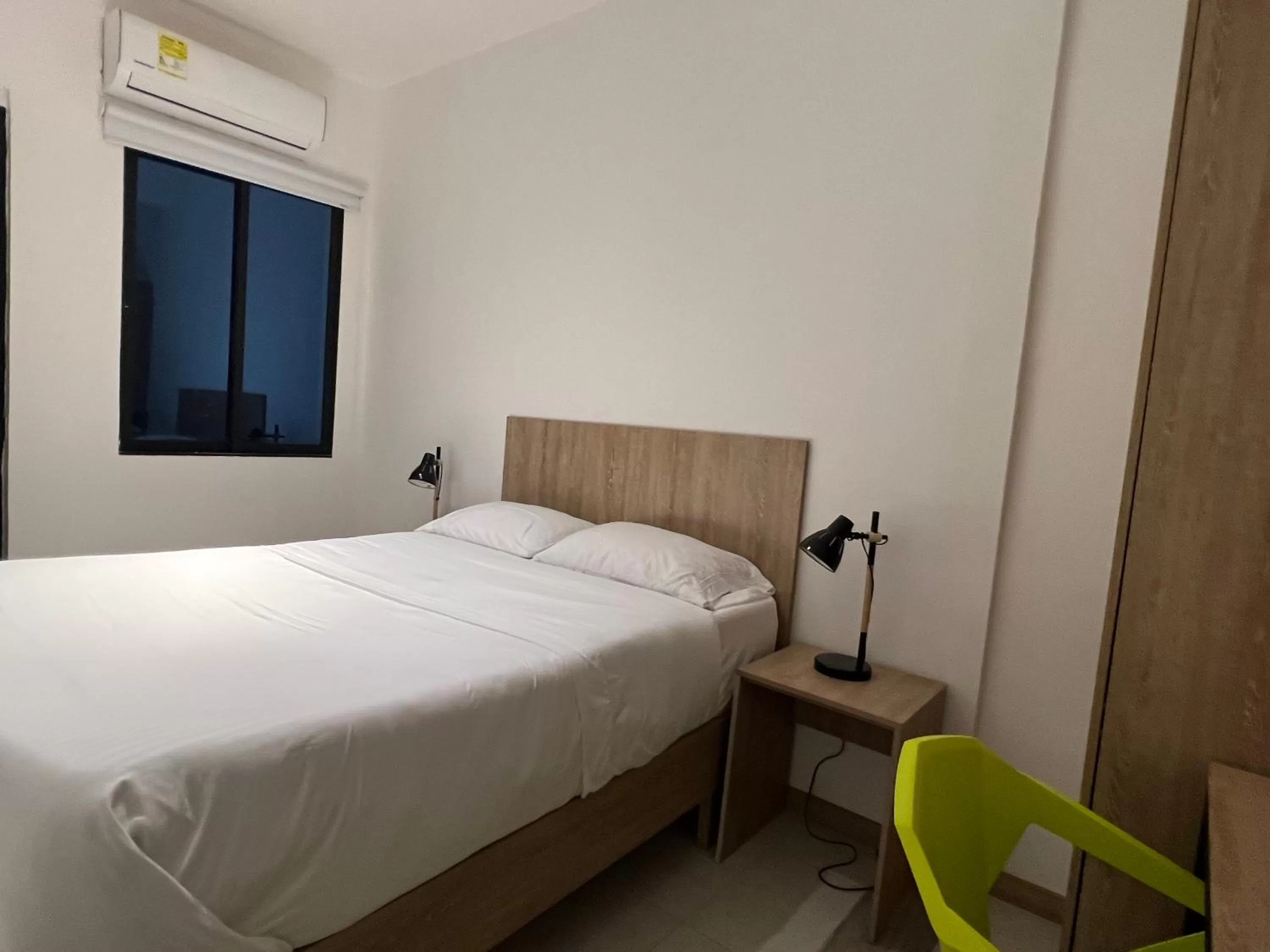 Bedroom, Bed in HOTEL 9.5 SAN FERNANDO