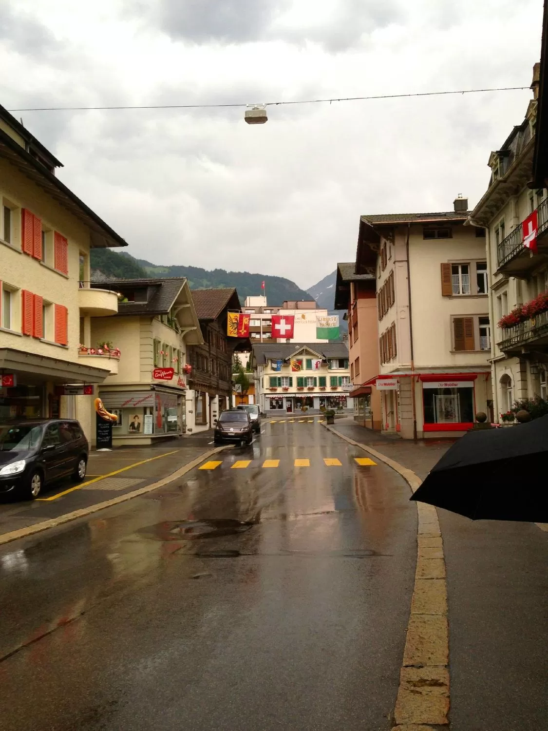 Hotel Sherlock Holmes & Khana Restaurant "nur 200 m zur Gondelbahn Hasliberg"