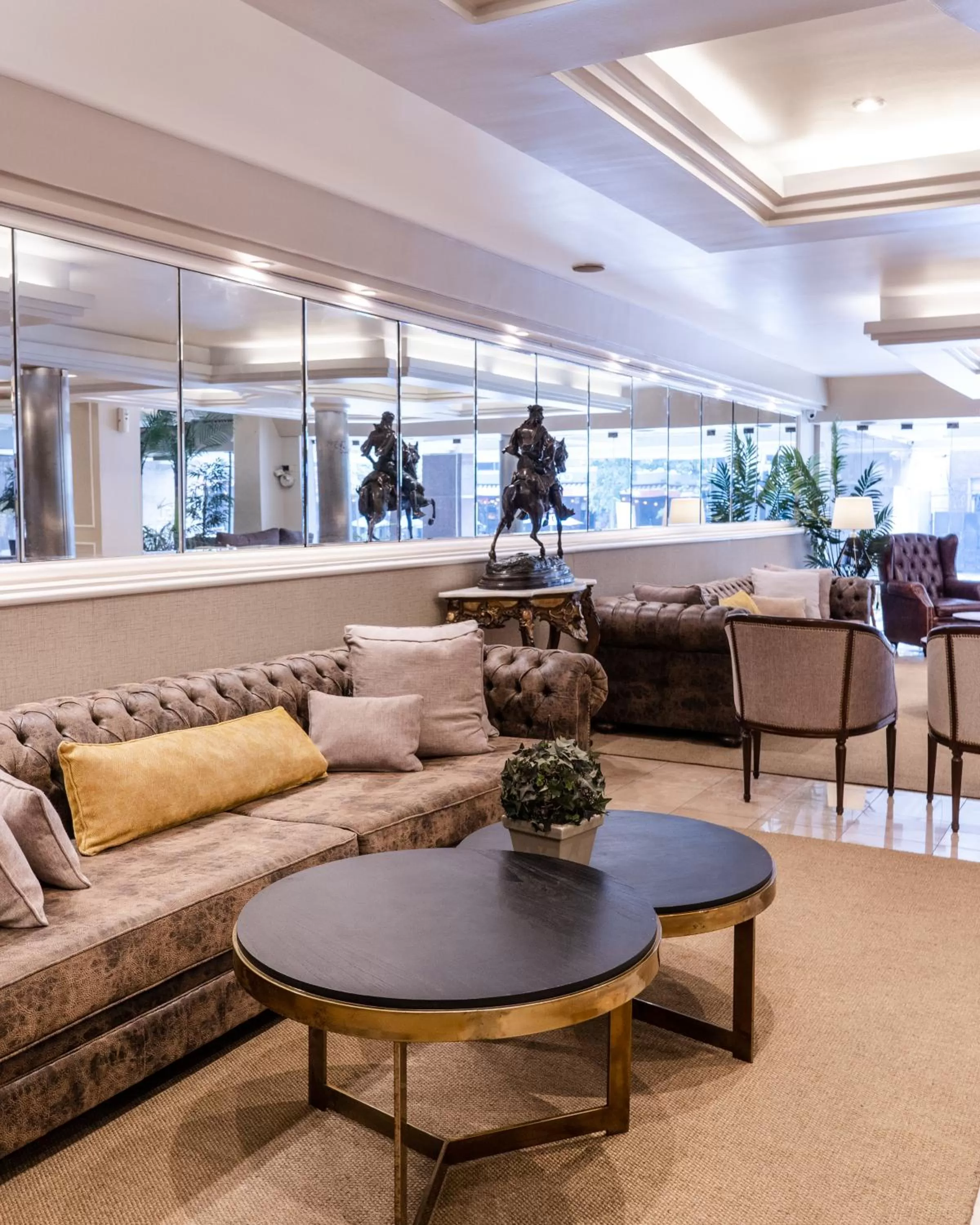 Living room, Lobby/Reception in Hotel Metropol