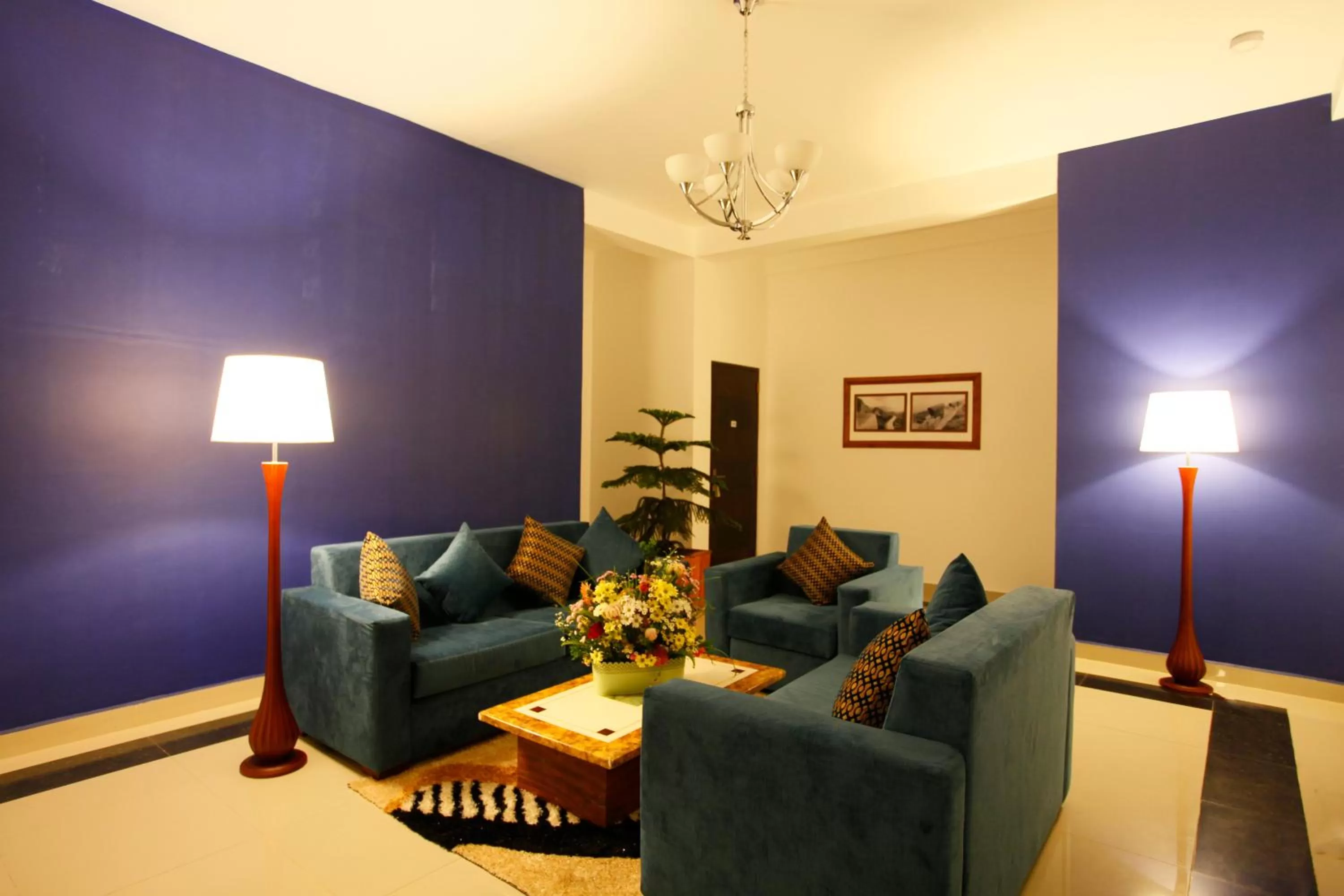 Lobby or reception in The Queensburry City Hotel