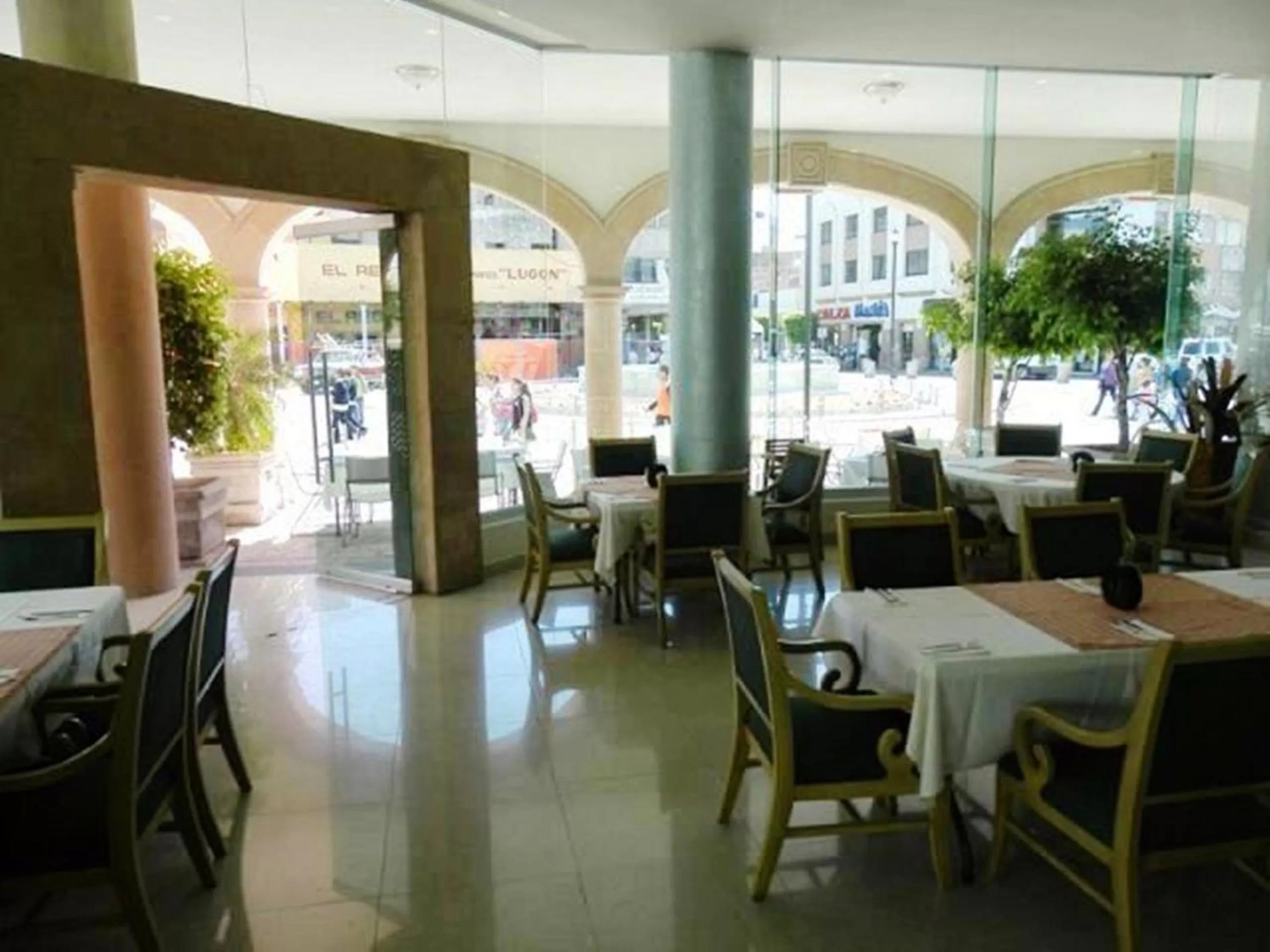 Food and drinks in Hotel San Francisco Irapuato Business Class