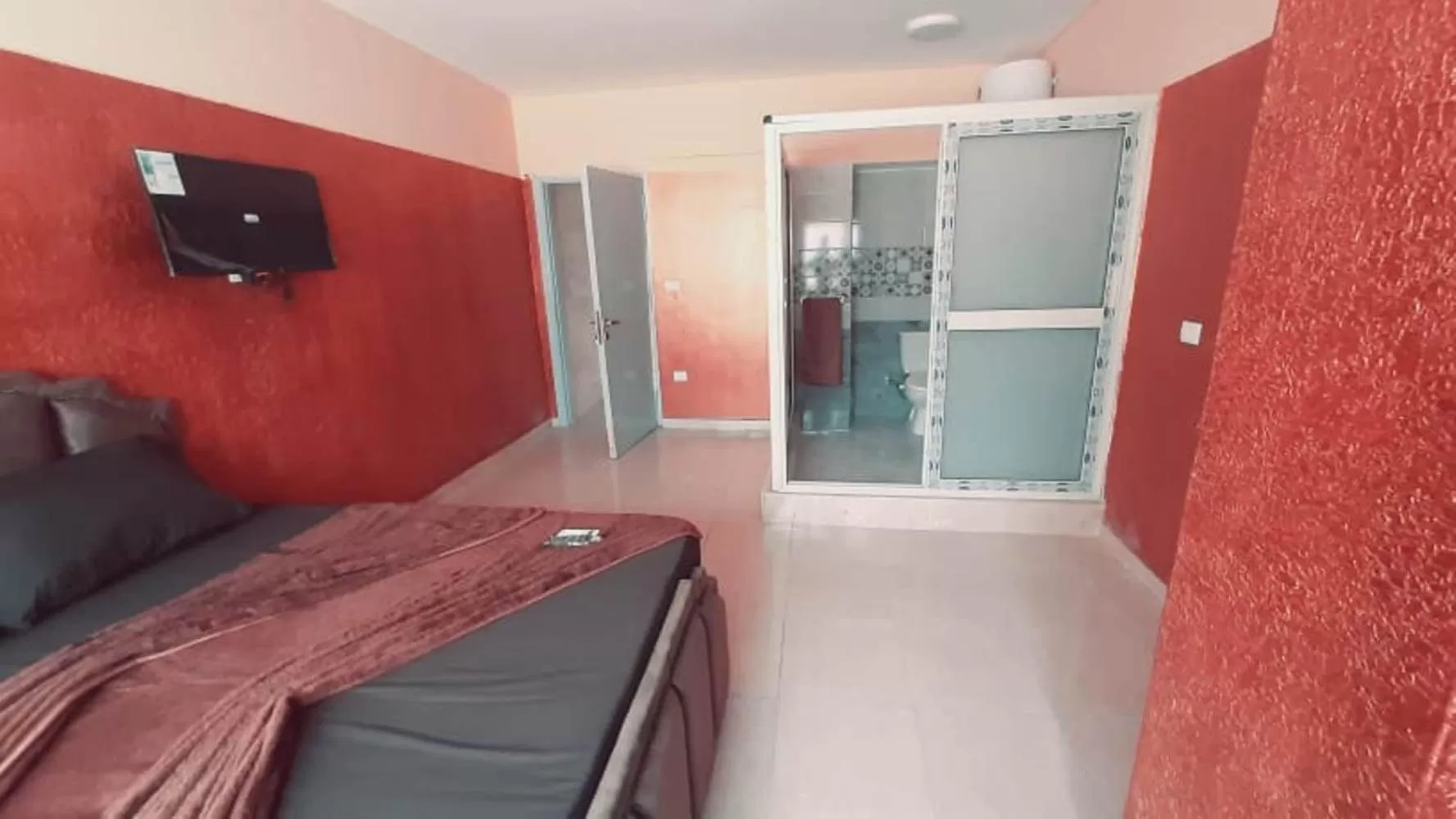 TV/Entertainment Center in Blue Eyes Hotel