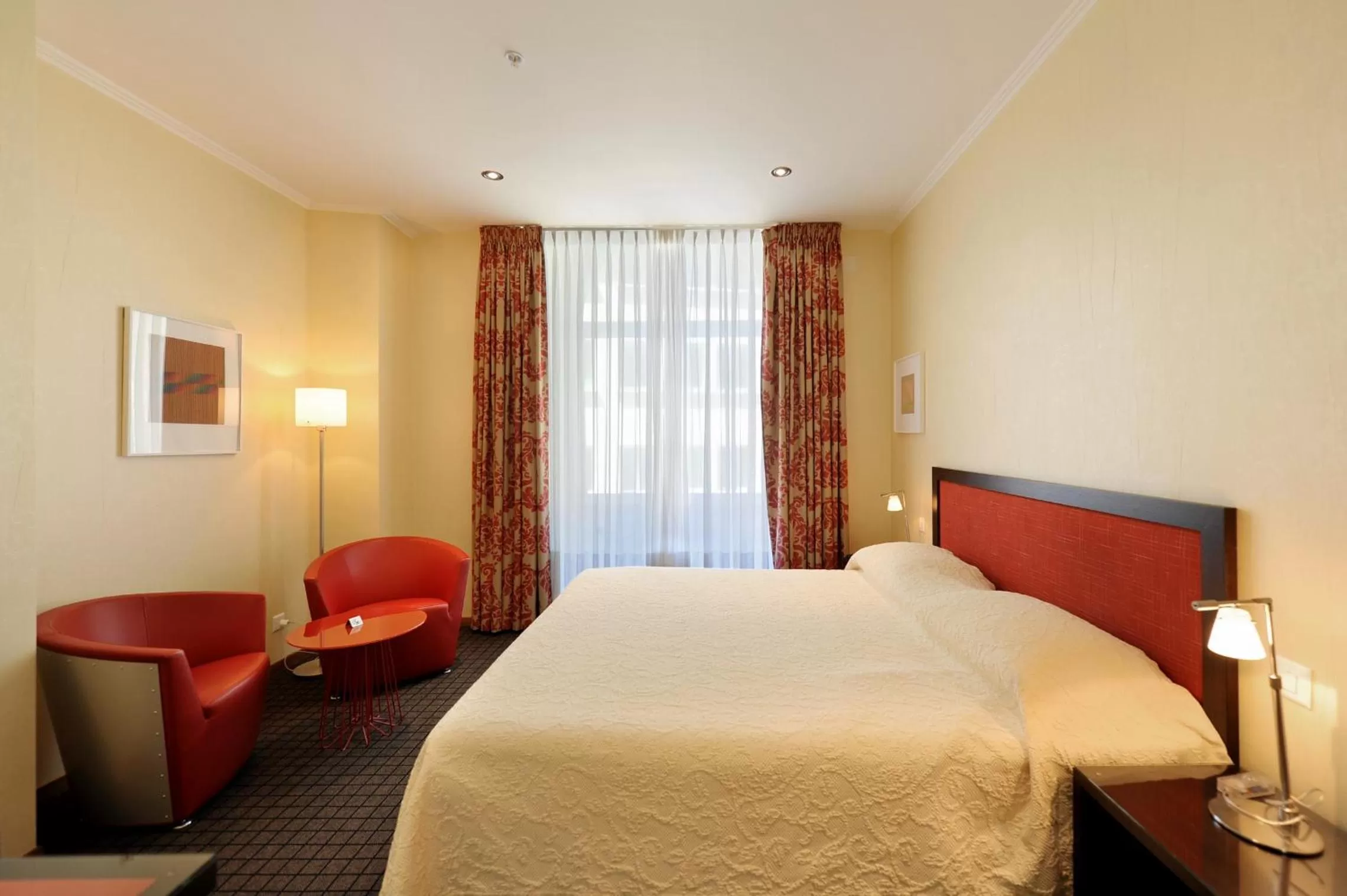 Bed in Hotel Victoria