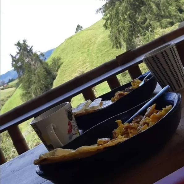 Breakfast in Cabañas Rústicas El Viejo Tambo By Rotamundos