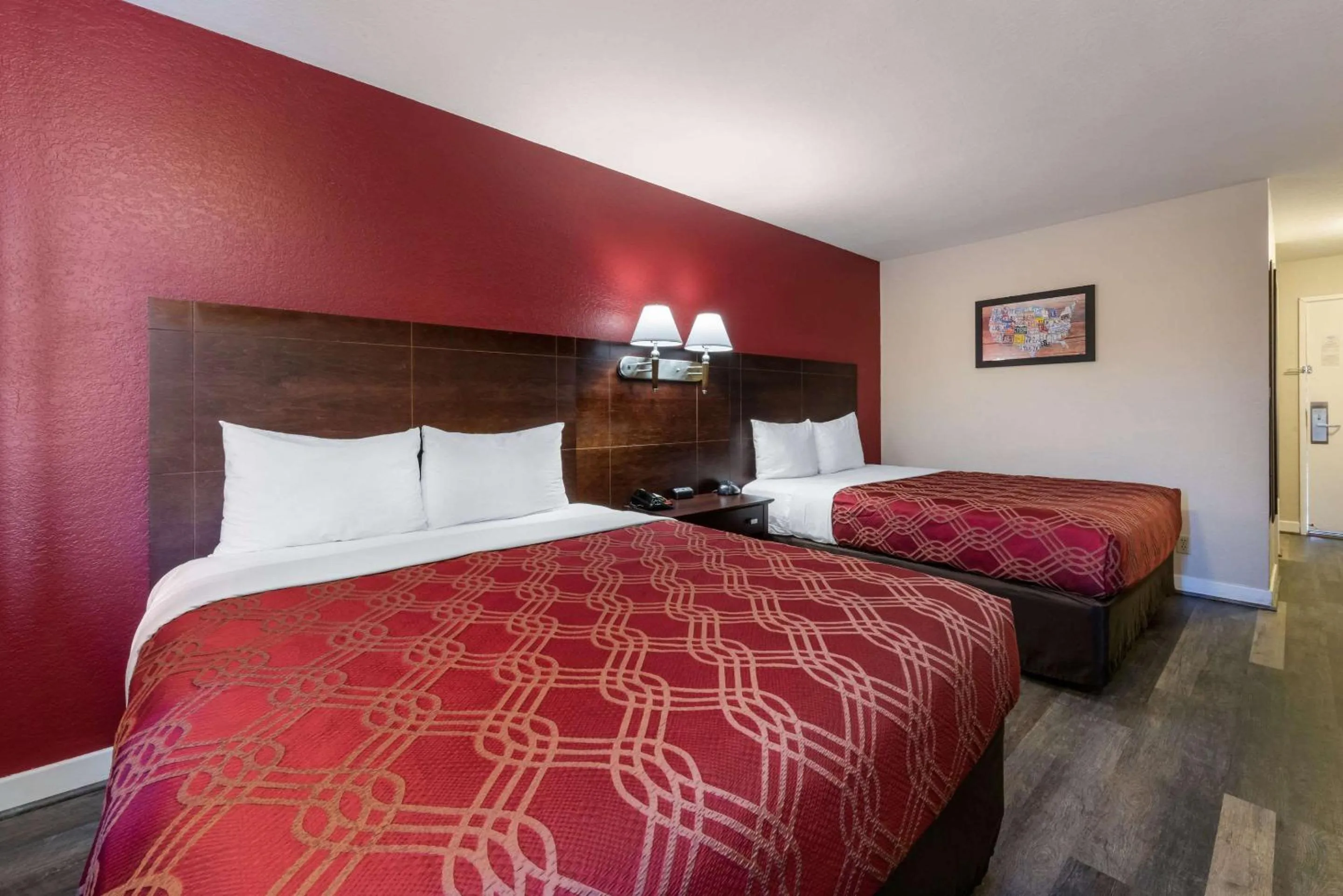 Photo of the whole room, Bed in Bay Breeze Inn