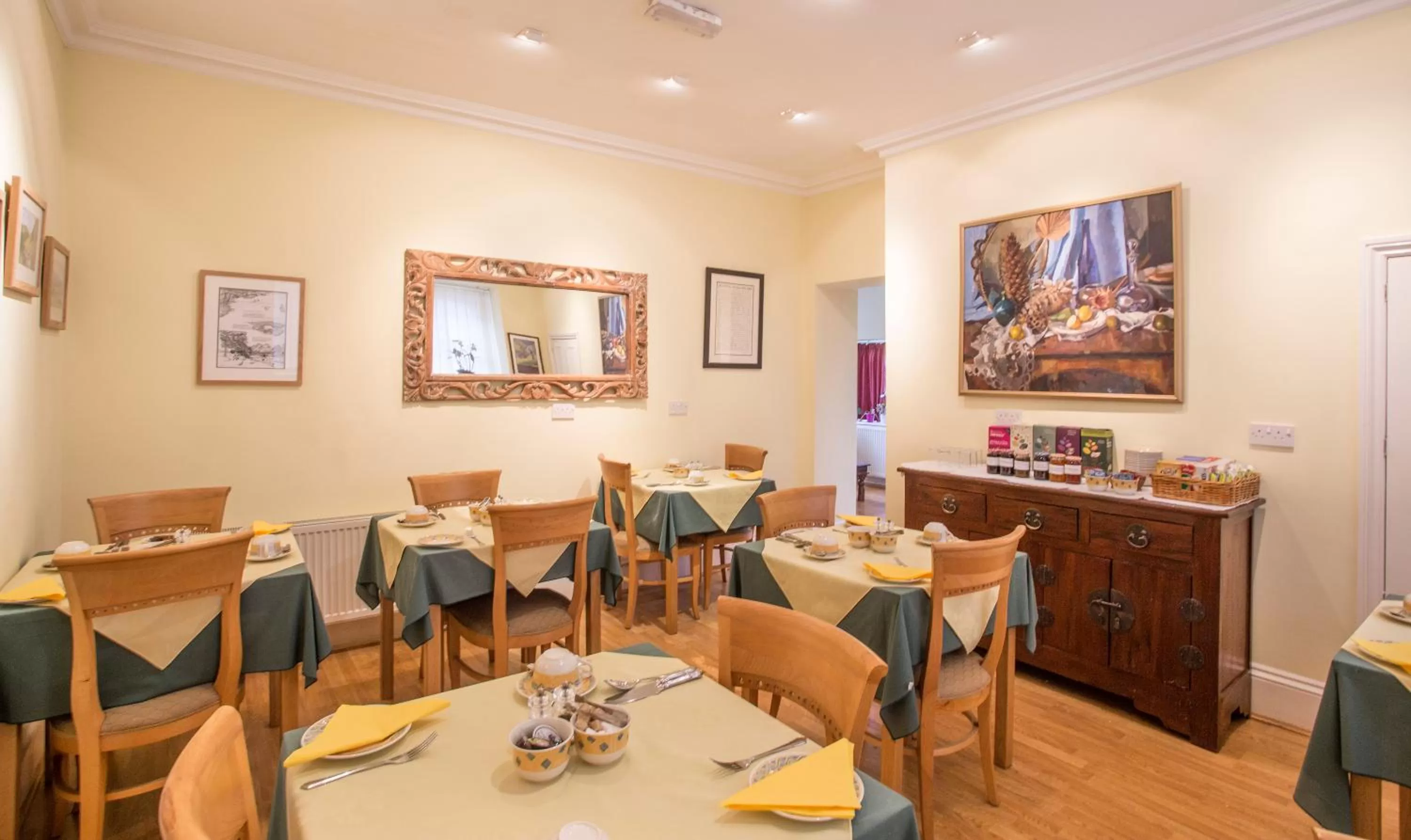 Restaurant/places to eat in 9 Green Lane Bed and Breakfast