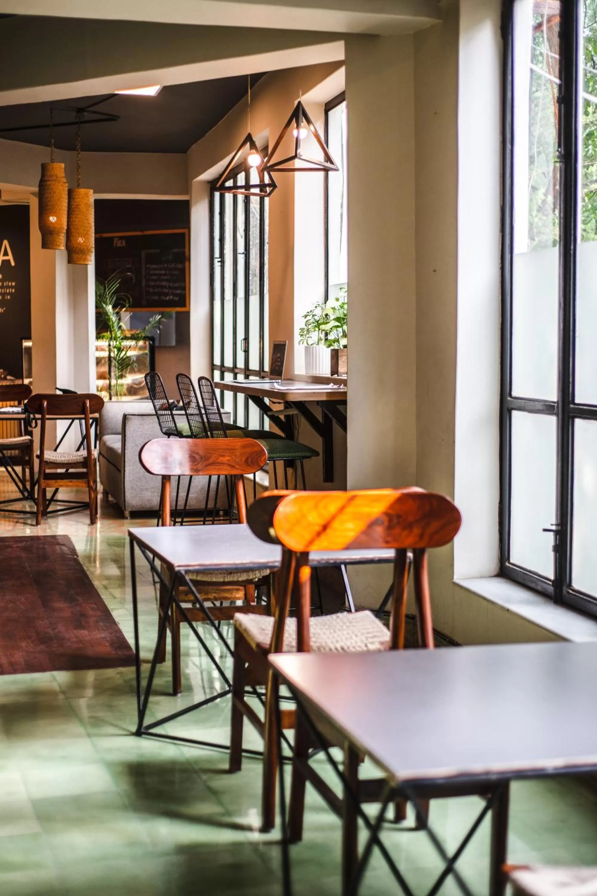 Restaurant/Places to Eat in LetsBunk Poshtel & Suites