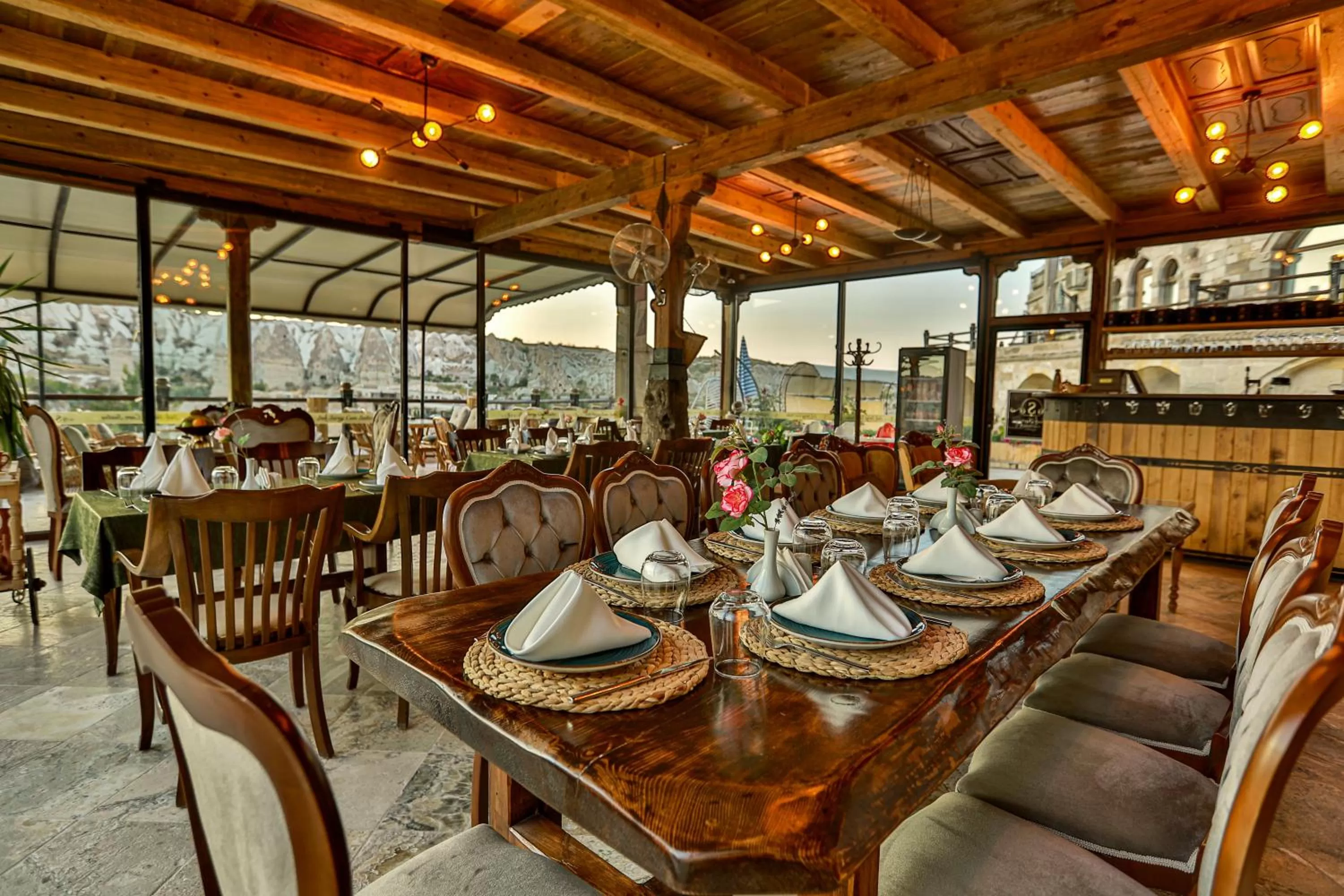 Restaurant/places to eat in Şah Saray Cave Suites Halal Hotel