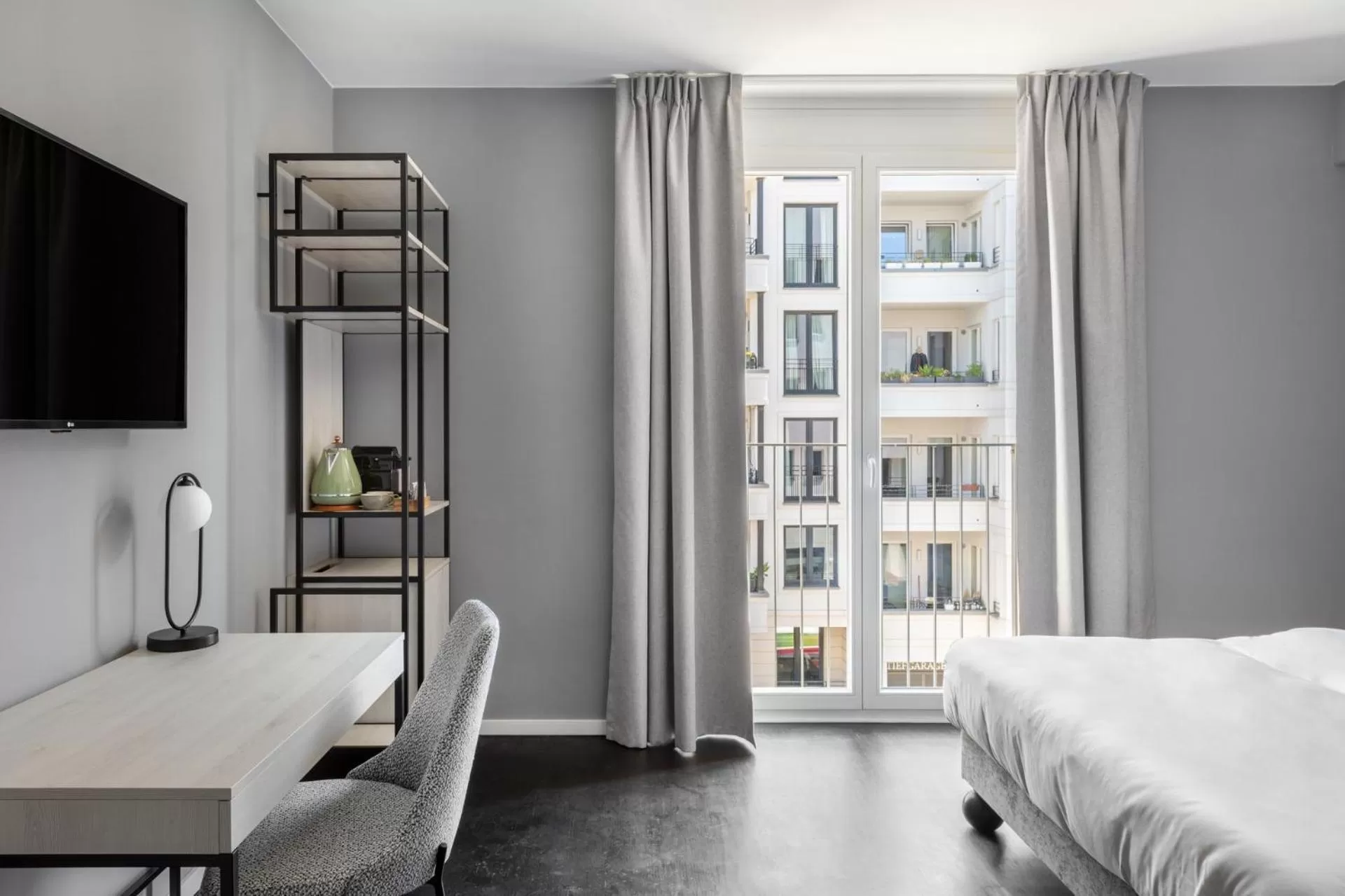 Coffee/tea facilities, Bed in Numa Berlin Boxer