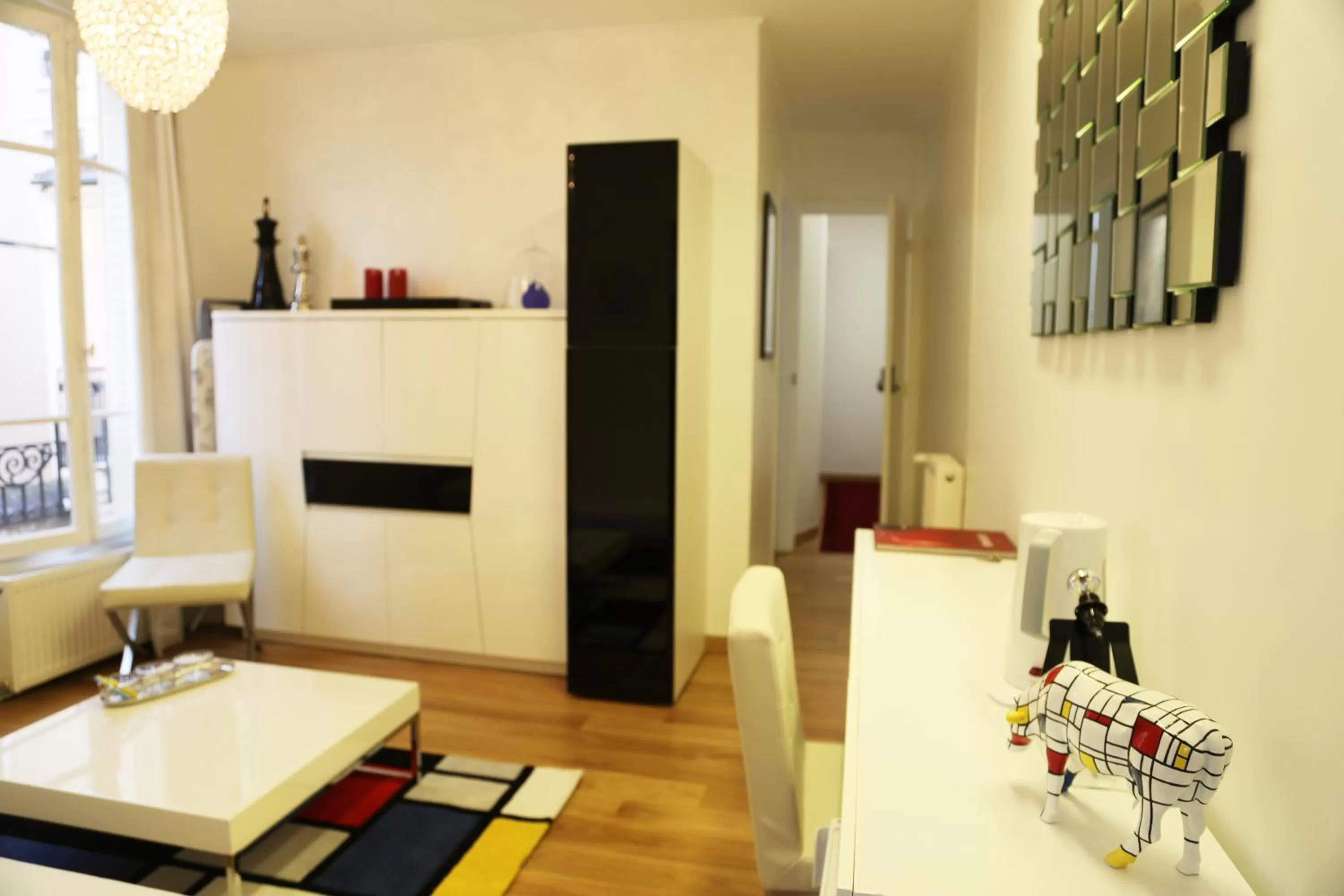 Living room, Bed in Les Suites de Vanves - Parc des expositions Porte de Versailles