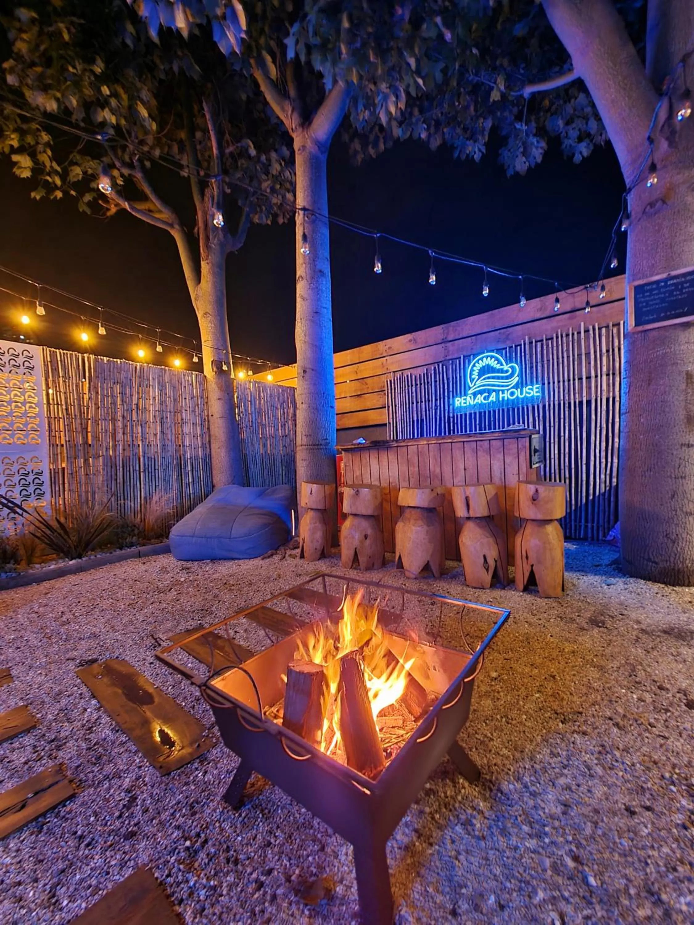 Property building in Reñaca House Bed & Breakfast