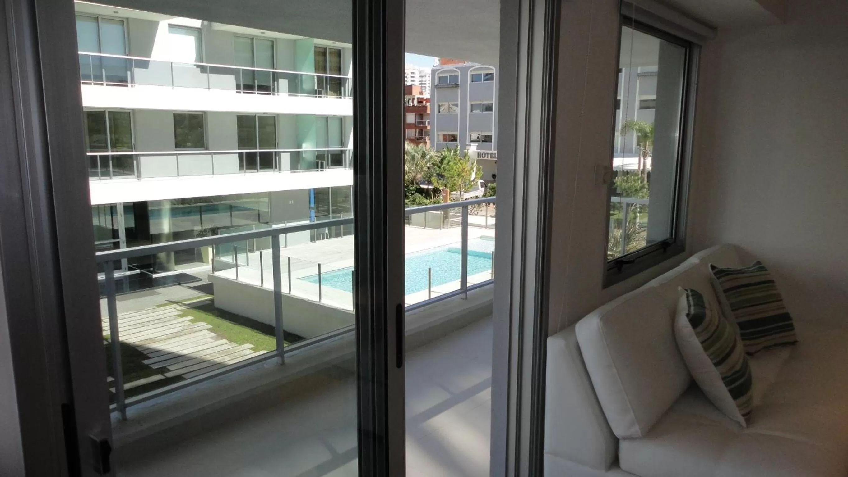 Balcony/Terrace, Pool View in Arenas del mar