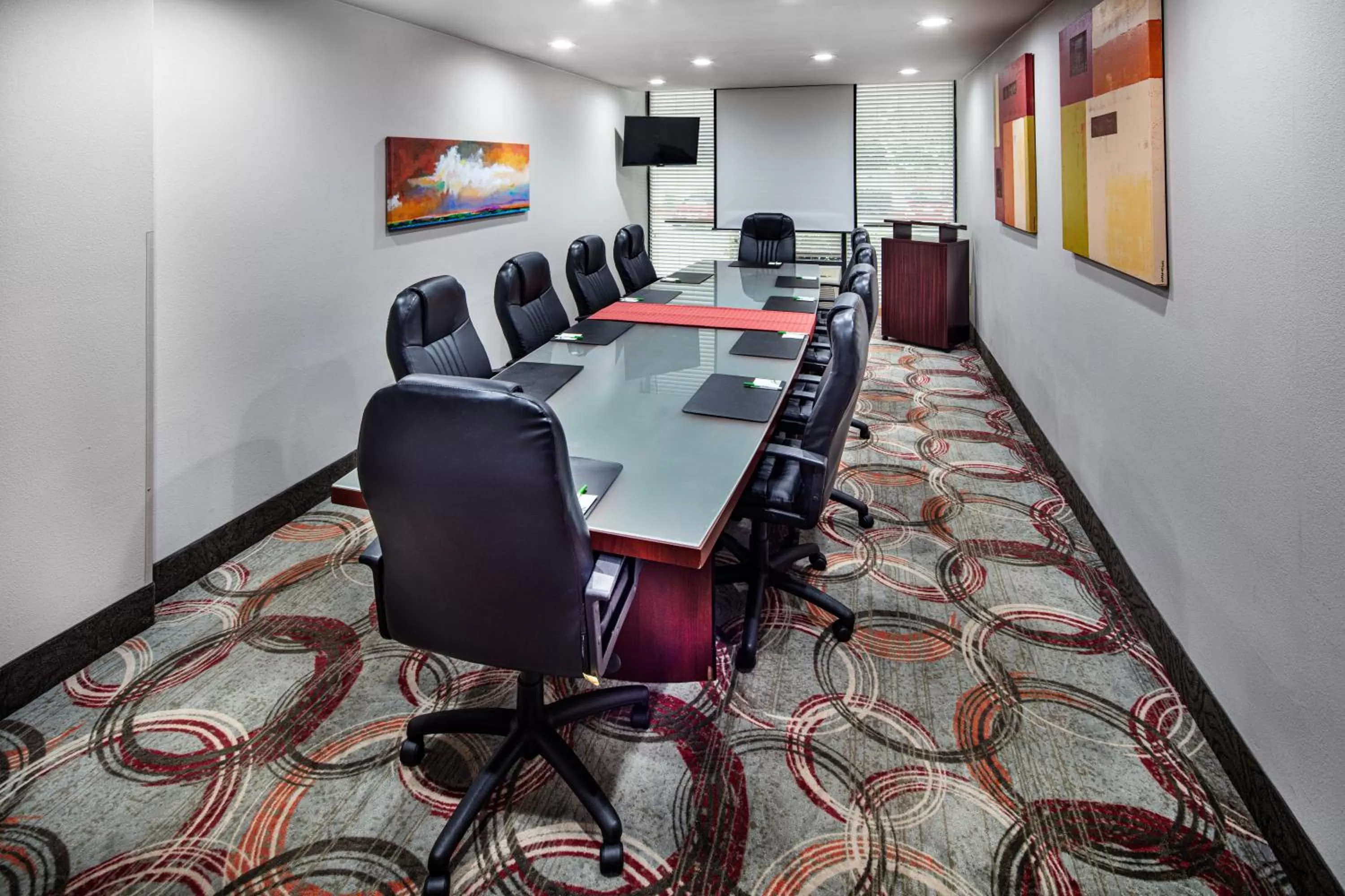 Meeting/conference room in Holiday Inn Hotel Atlanta-Tucker, a Full Service Hotel