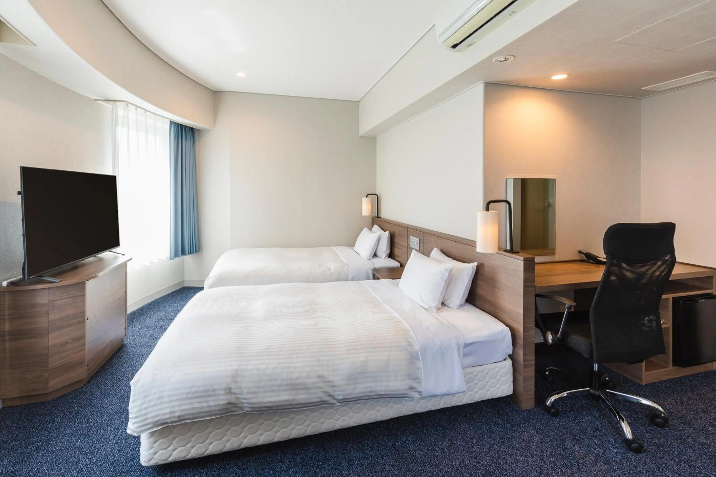 Photo of the whole room, Bed in Sotetsu Fresa Inn Tokyo-Toyocho