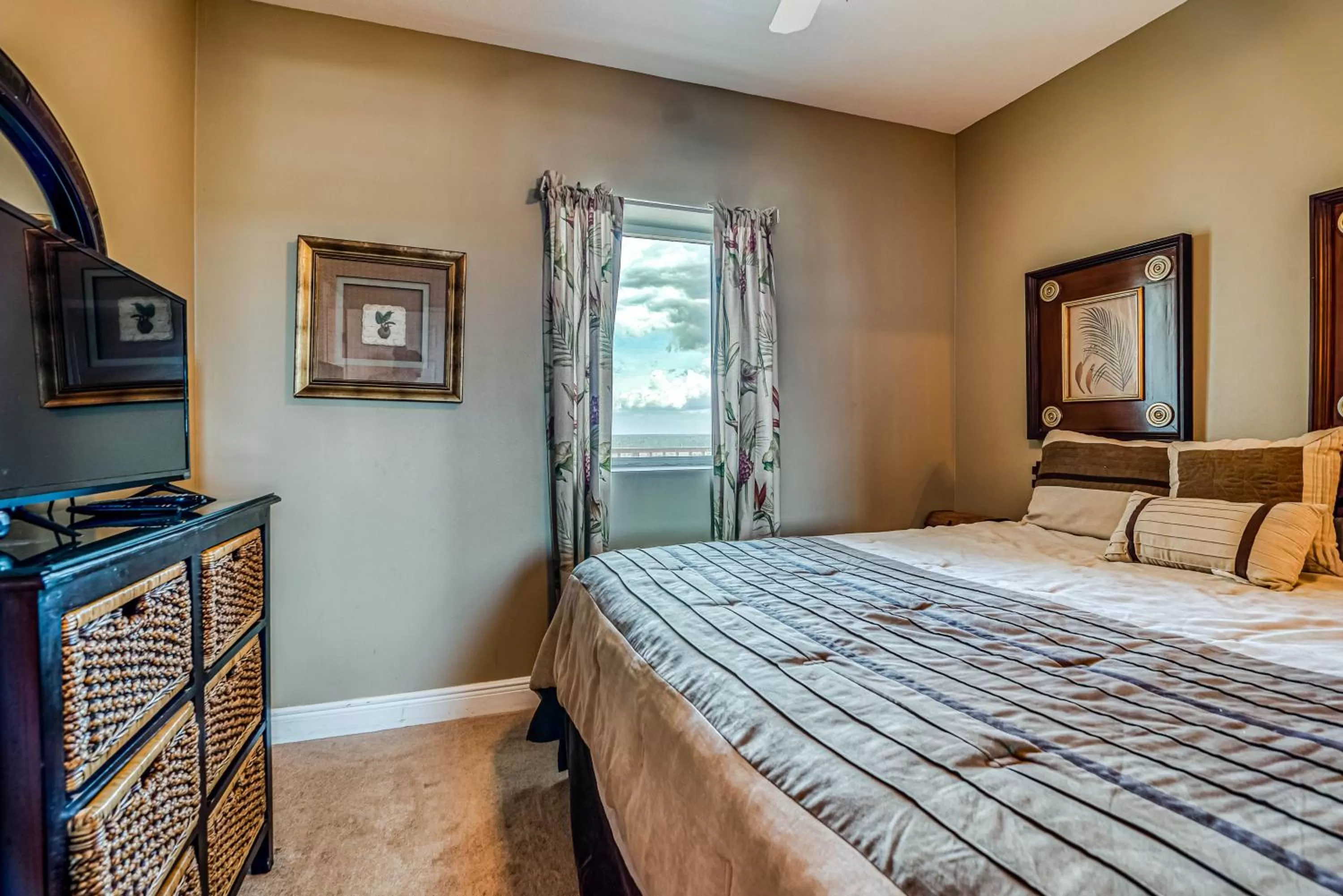 Bed in San Carlos #1208