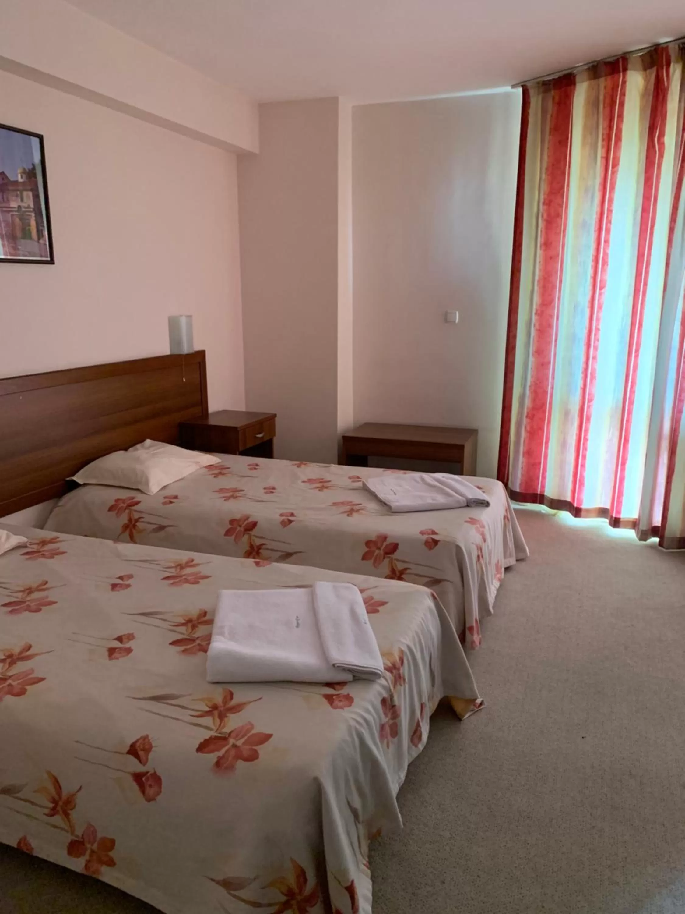 Garden view, Bed in Kralev Dvor Hotel