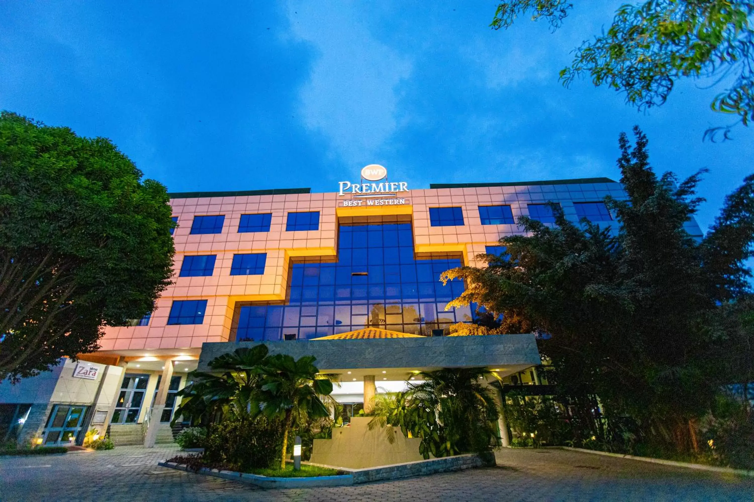 Best Western Premier Accra Airport Hotel Best Western Premier Accra Airport Hotel