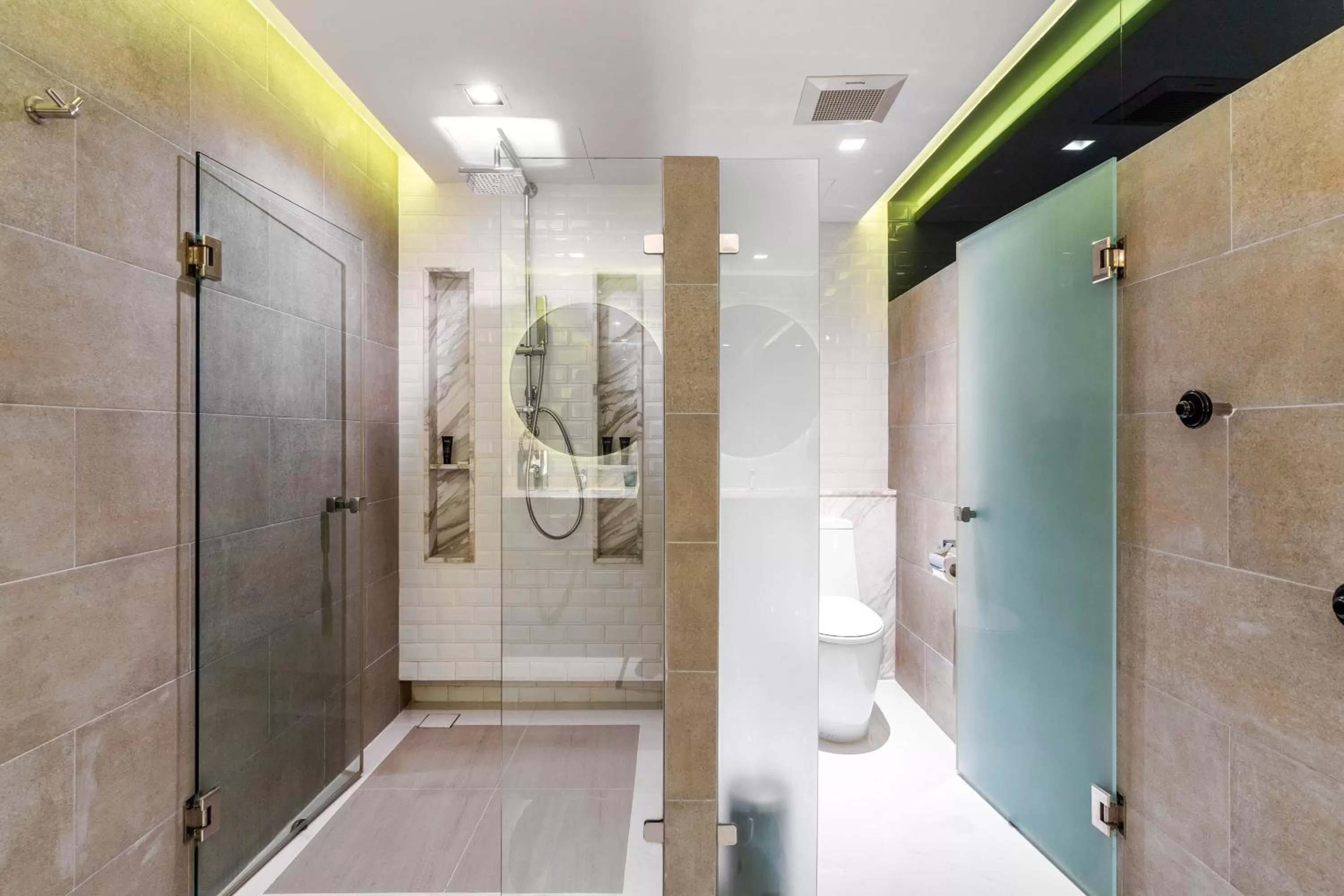 Shower in Cross Chiang Mai Riverside