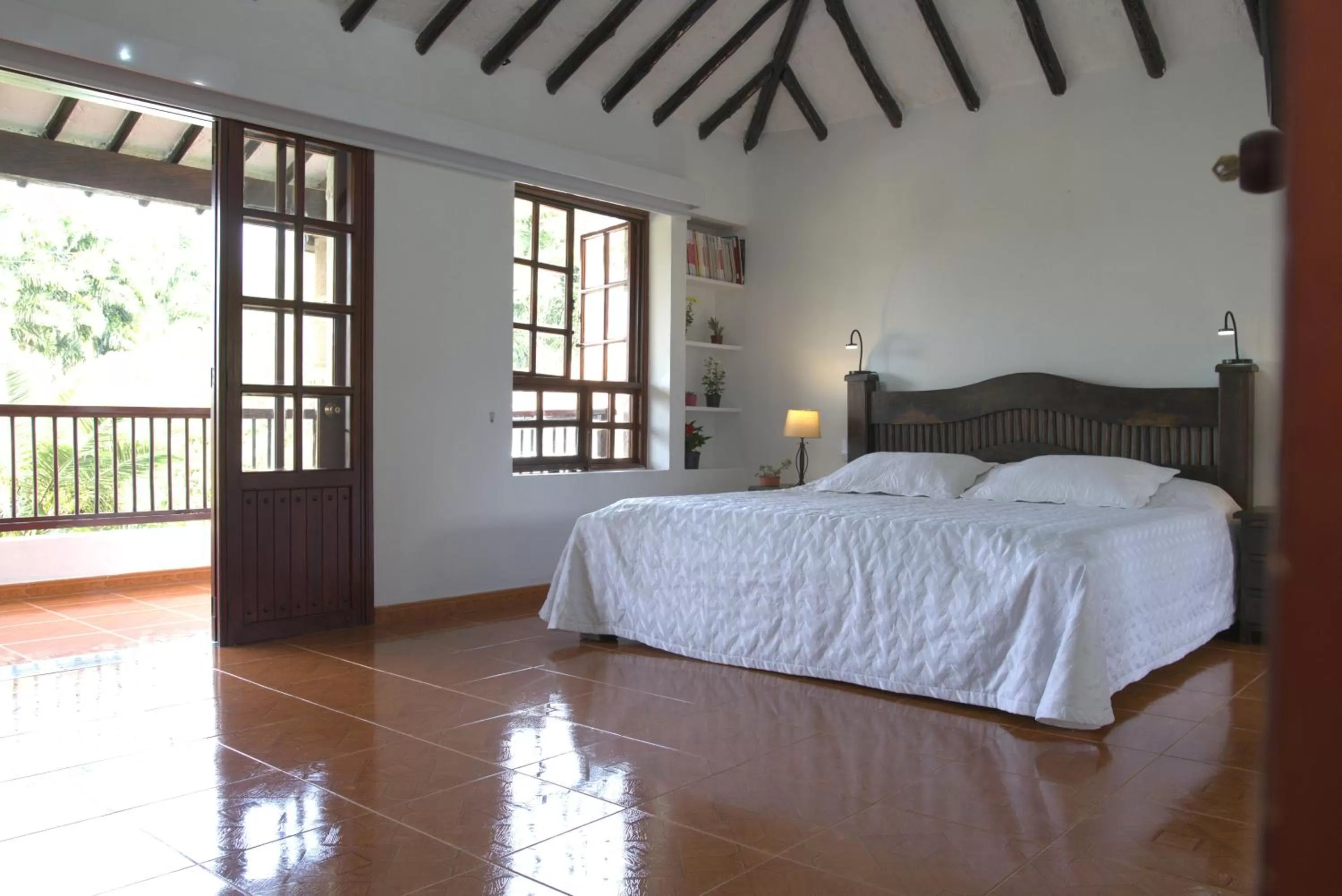 Photo of the whole room, Bed in Hotel Chalet El Castillo by Majuva