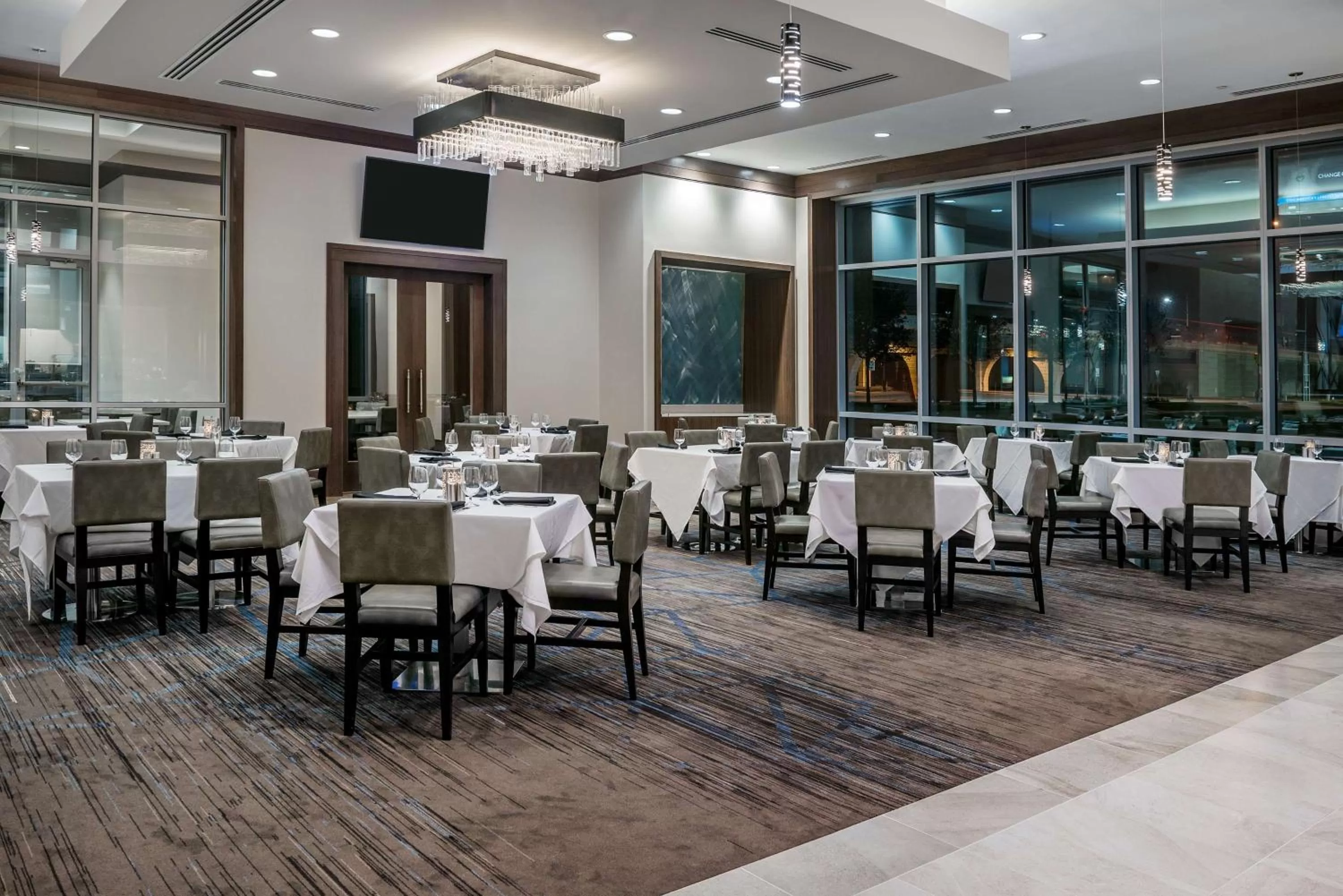 Restaurant/places to eat in Embassy Suites by Hilton Houston West - Katy
