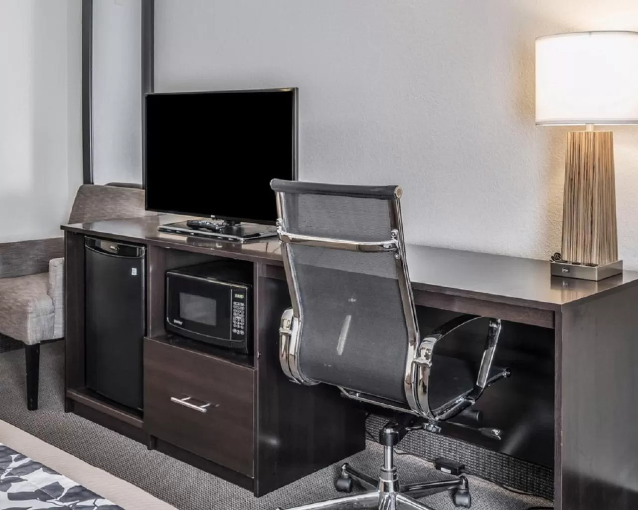 TV and multimedia in Sleep Inn Pasco Tri -Cities