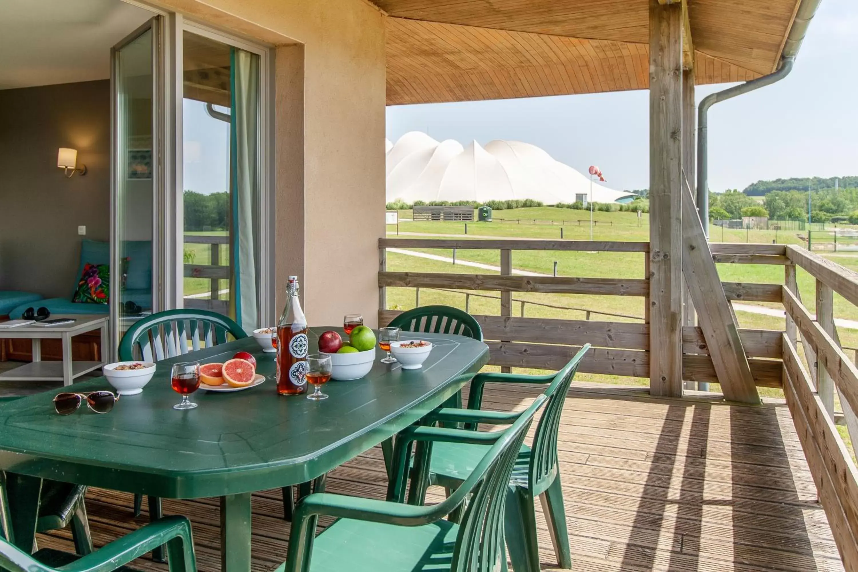 One-Bedroom Apartment with Sleeping Alcove and Terrace or Balcony (7 people) in Résidence Pierre & Vacances Les Rives de la Seugne One-Bedroom Apartment with Sleeping Alcove and Terrace or Balcony (7 people) in Résidence Pierre & Vacances Les Rives de la Seugne