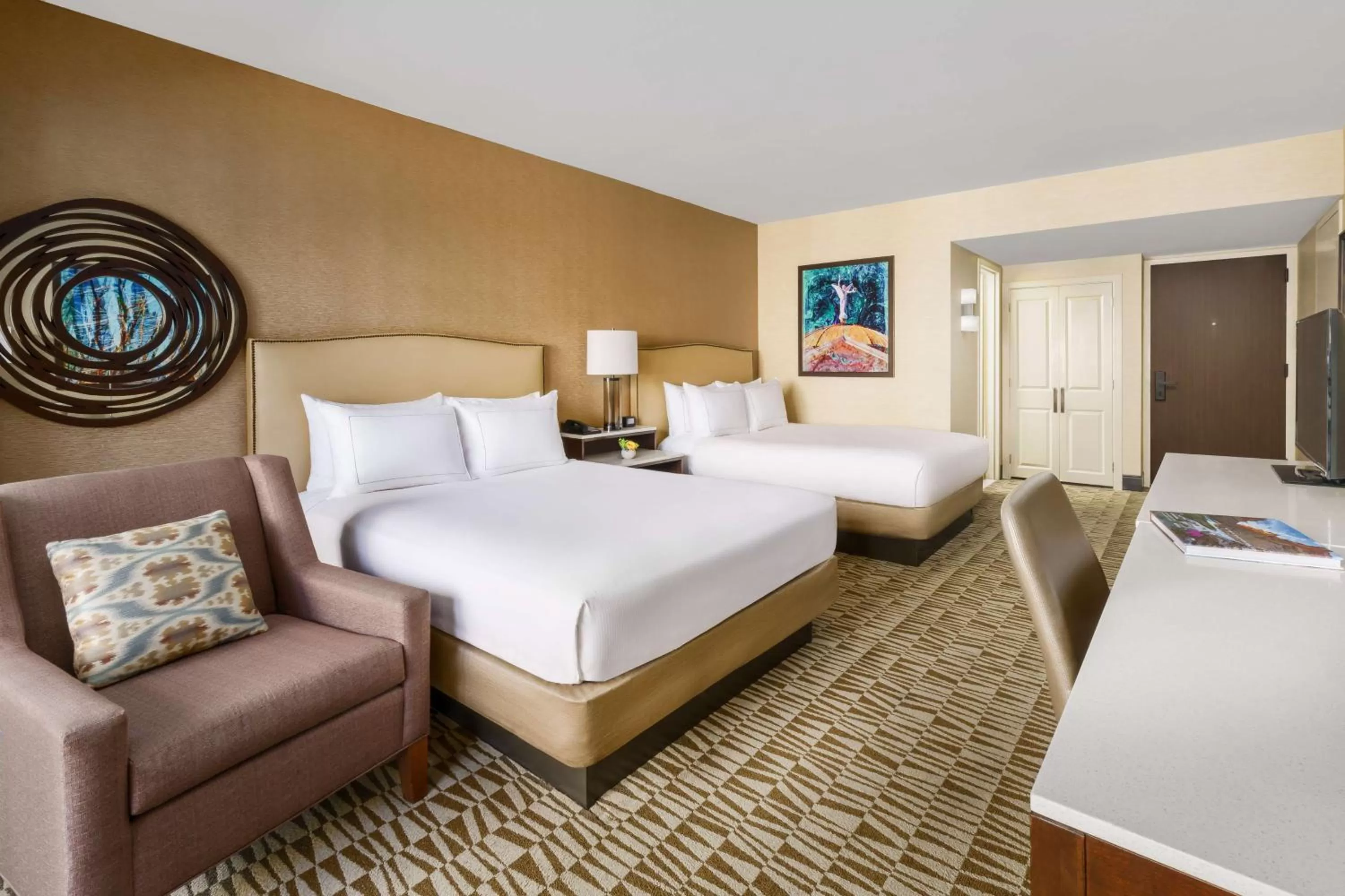 Bedroom, Bed in Hilton Phoenix Airport