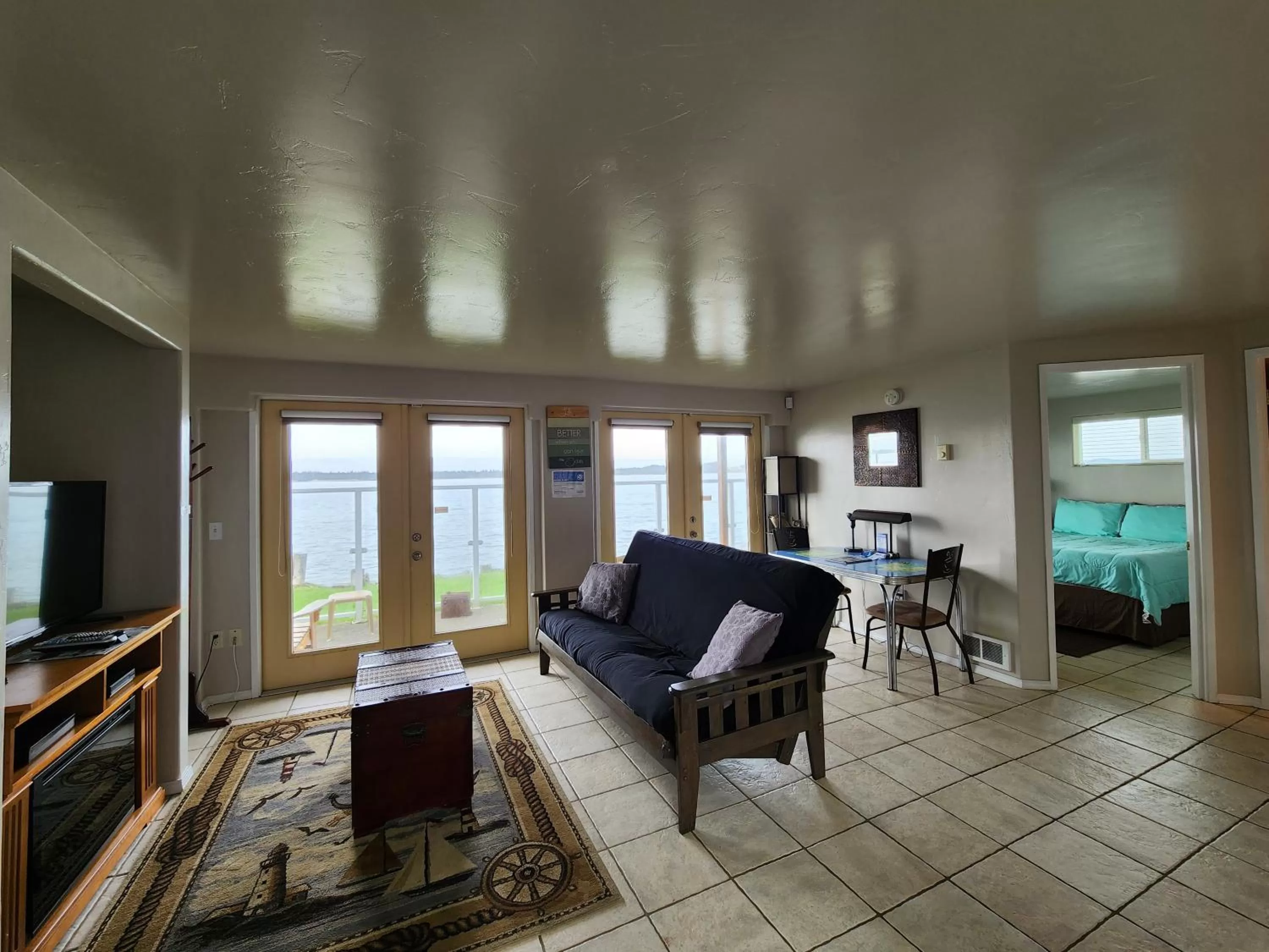 Seating area in Plainview Motel