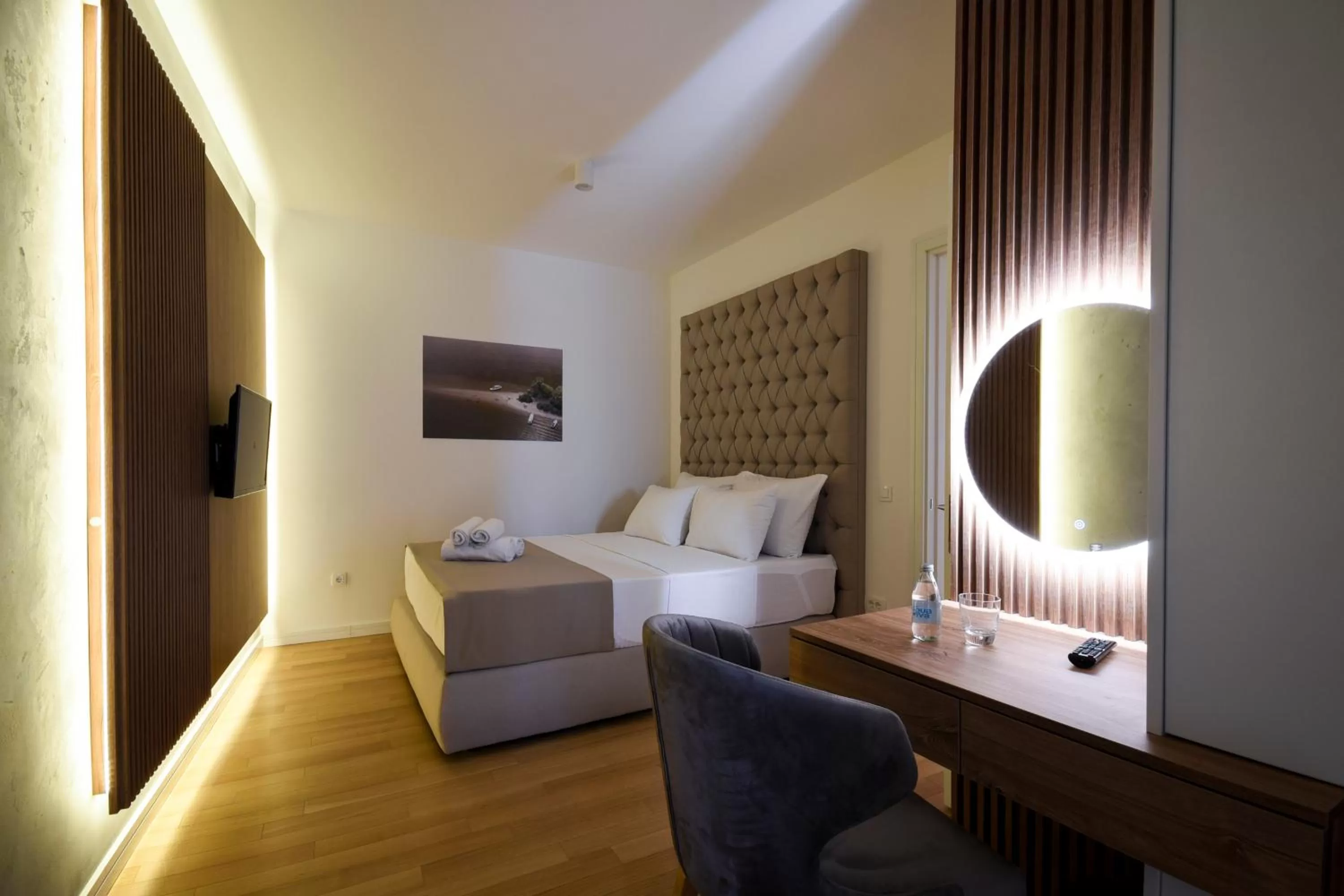 Bedroom, Seating Area in Hotel LoRa