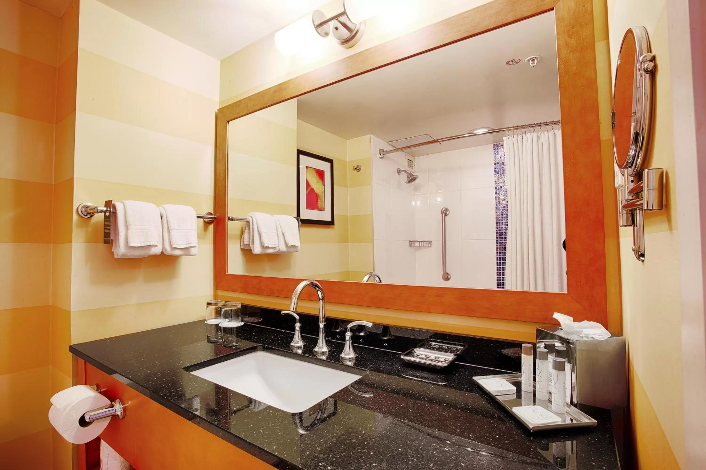 Bathroom in Pinnacle Hotel Harbourfront