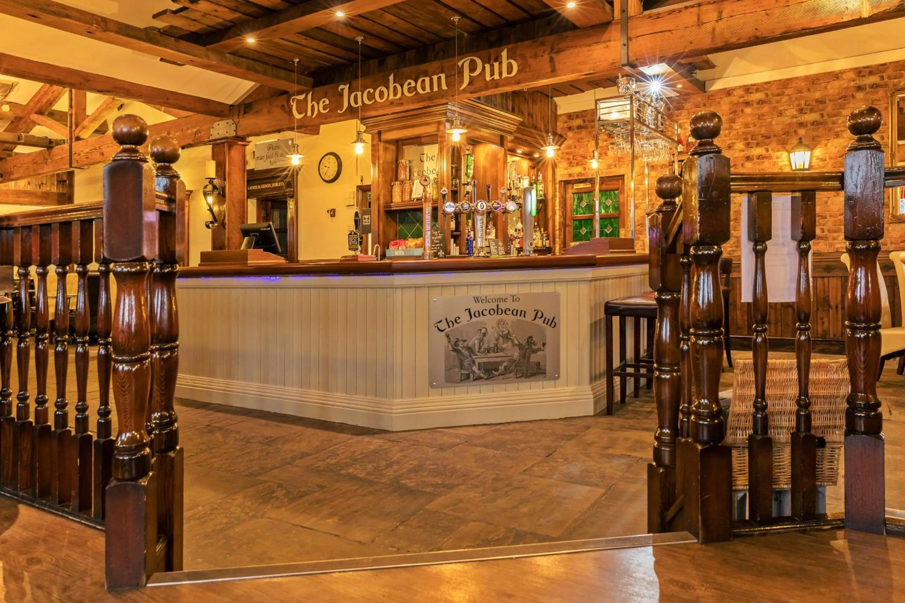 Restaurant/places to eat in Rogerthorpe Manor Hotel