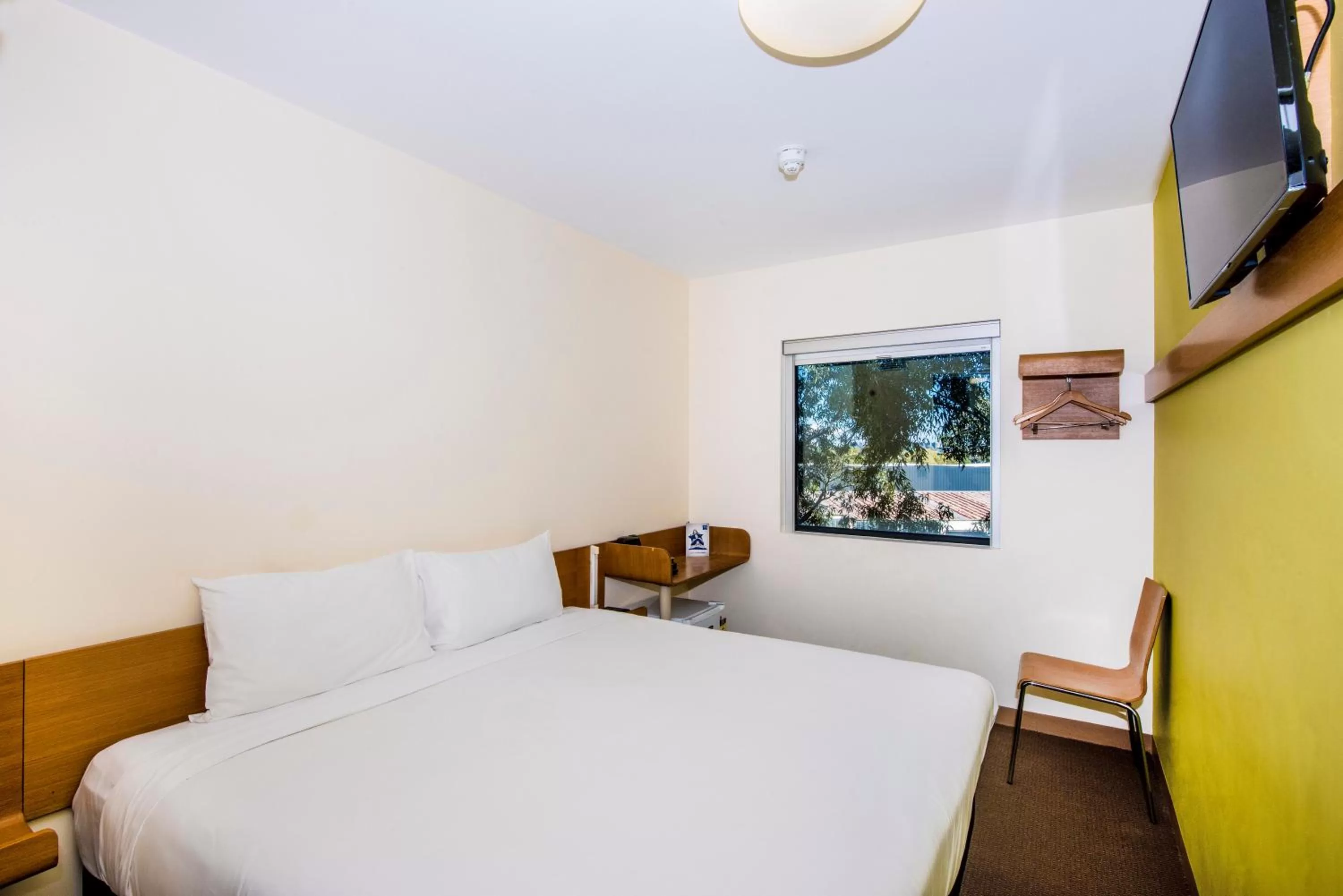 Bed in ibis Budget Sydney Olympic Park