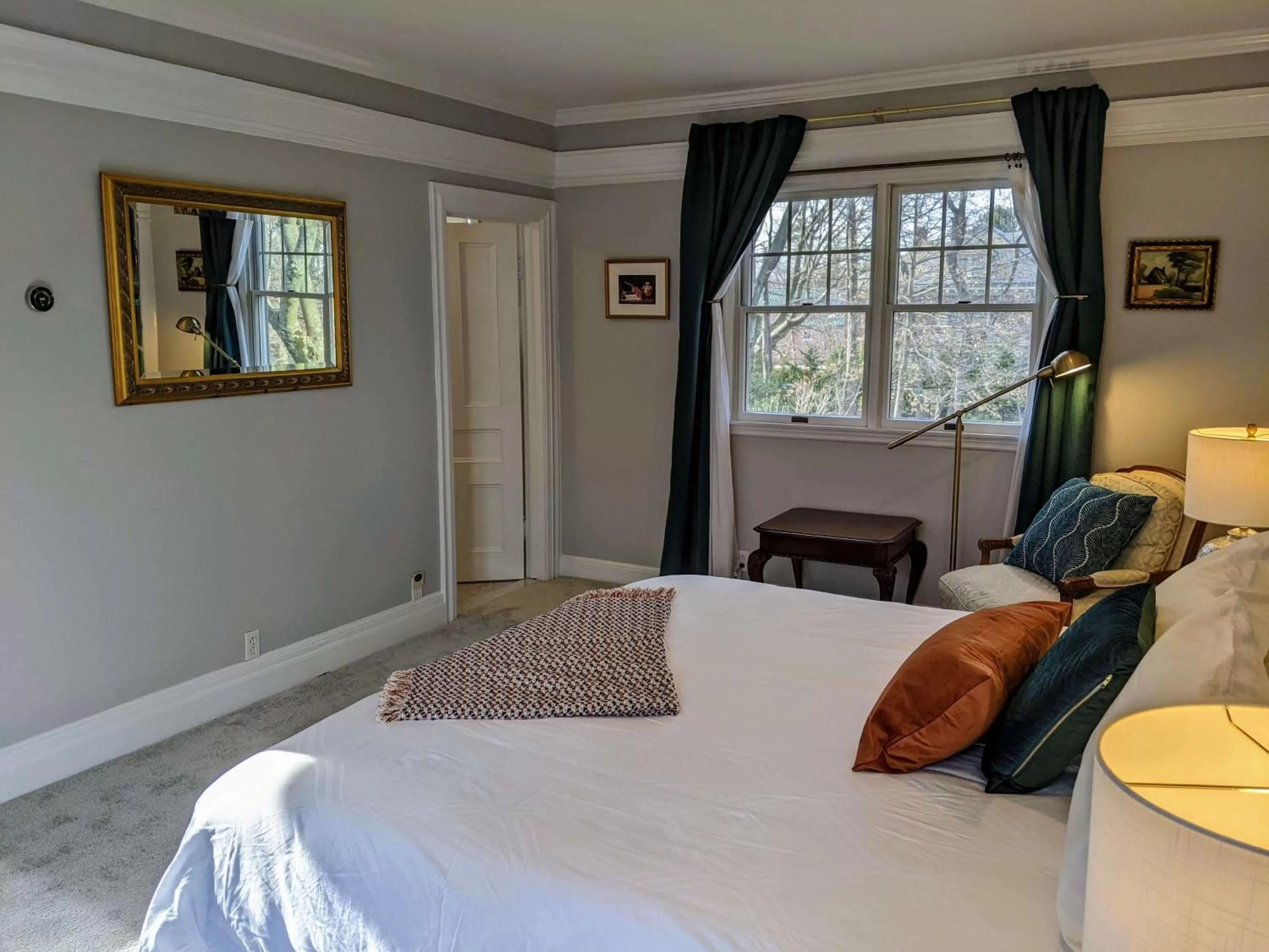 Bed in Stanton House Inn