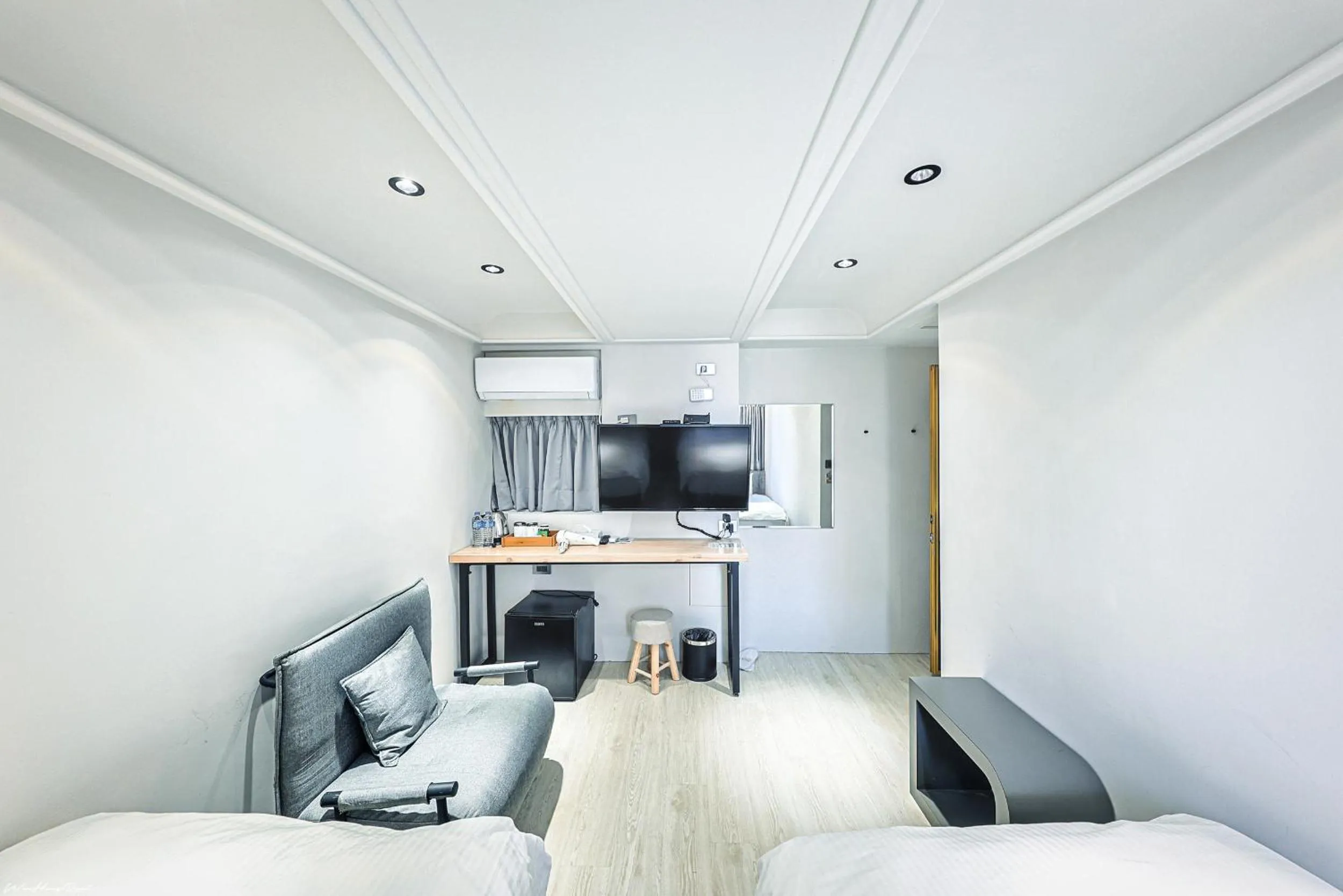 TV and multimedia in 亞馨文旅 近東大門夜市 有免費停車場 可自助入住