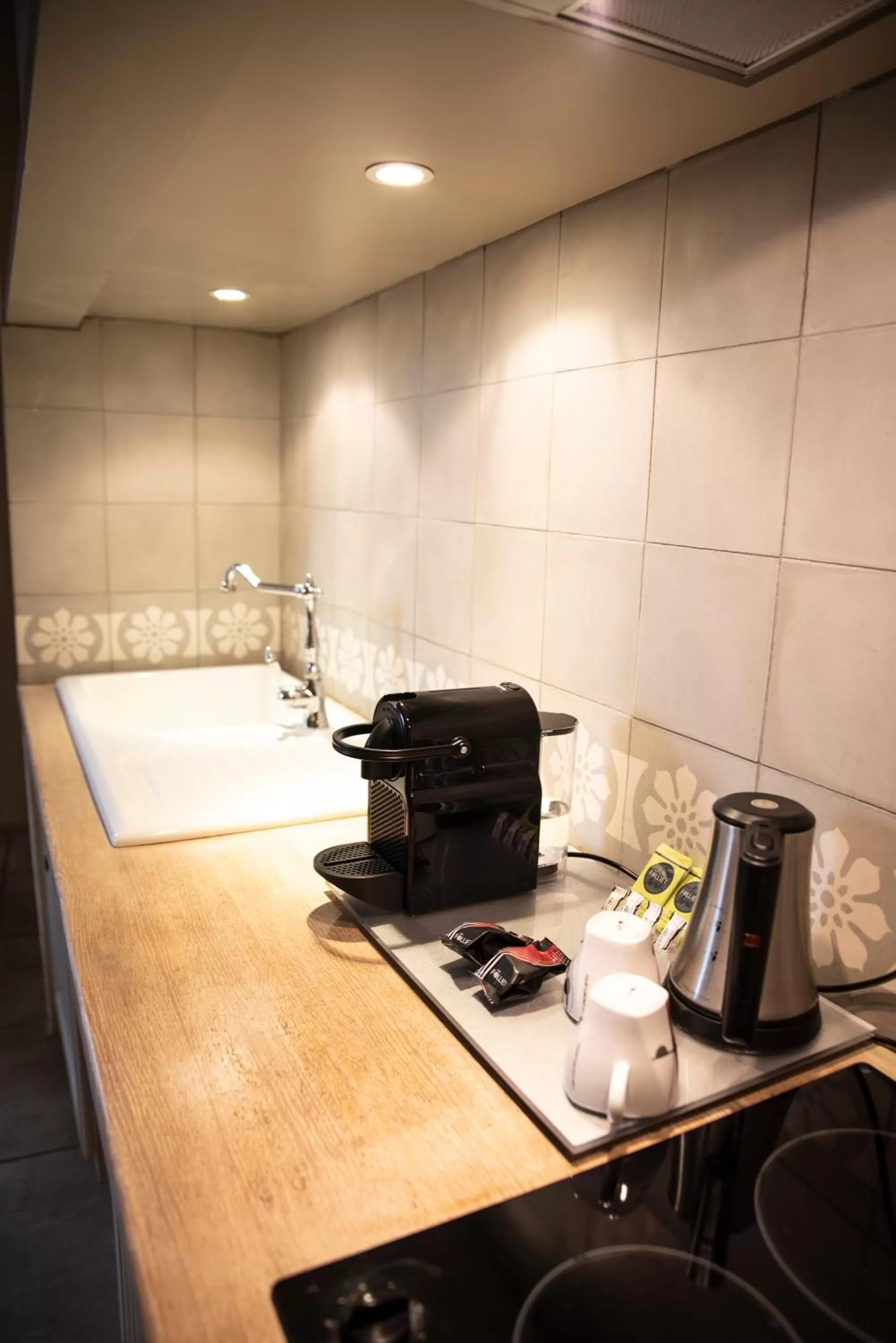 Coffee/tea facilities in Le Couvent d'Hérépian - Hôtel & Spa