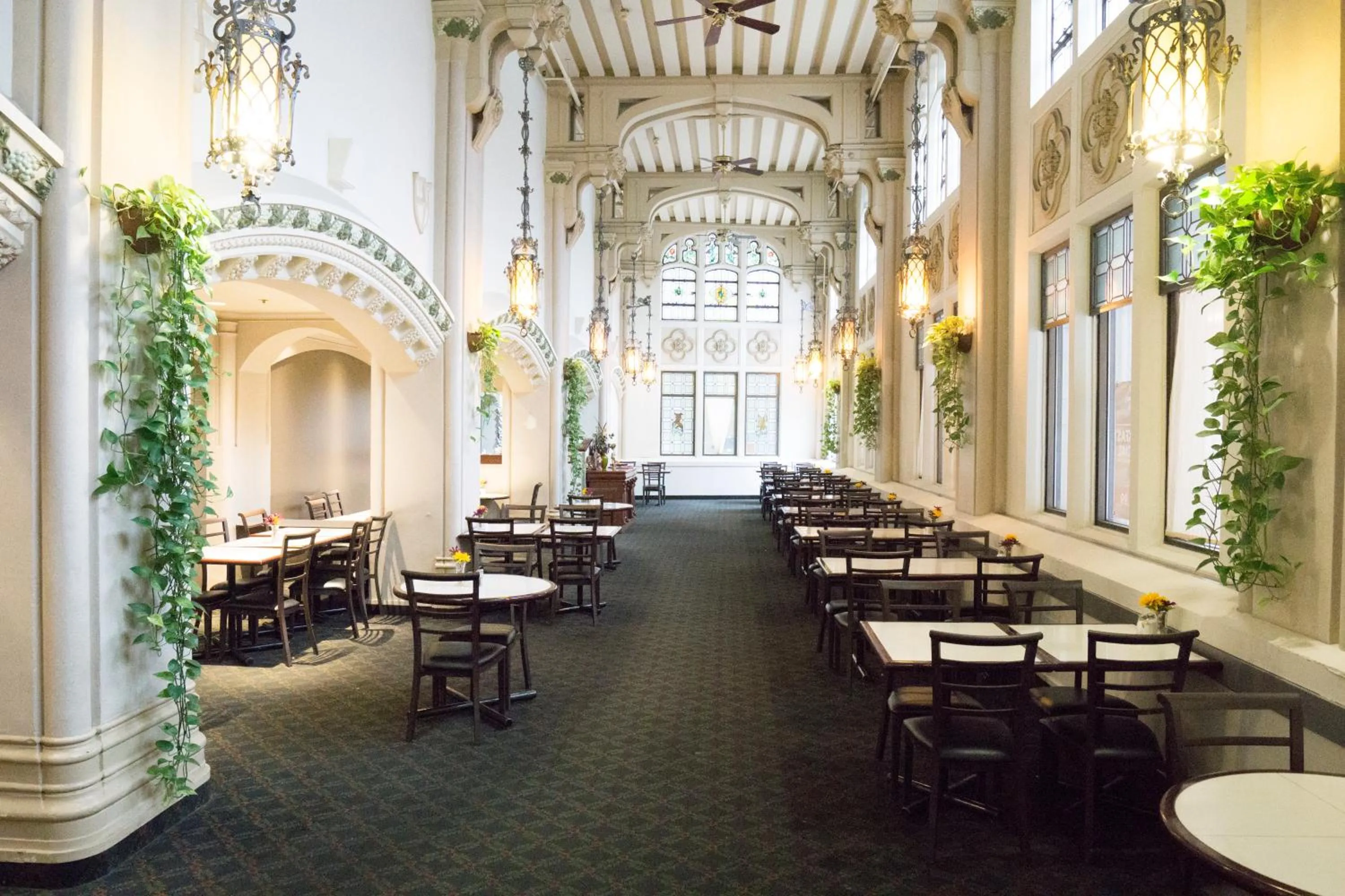 Restaurant/Places to Eat in The Marlborough Hotel