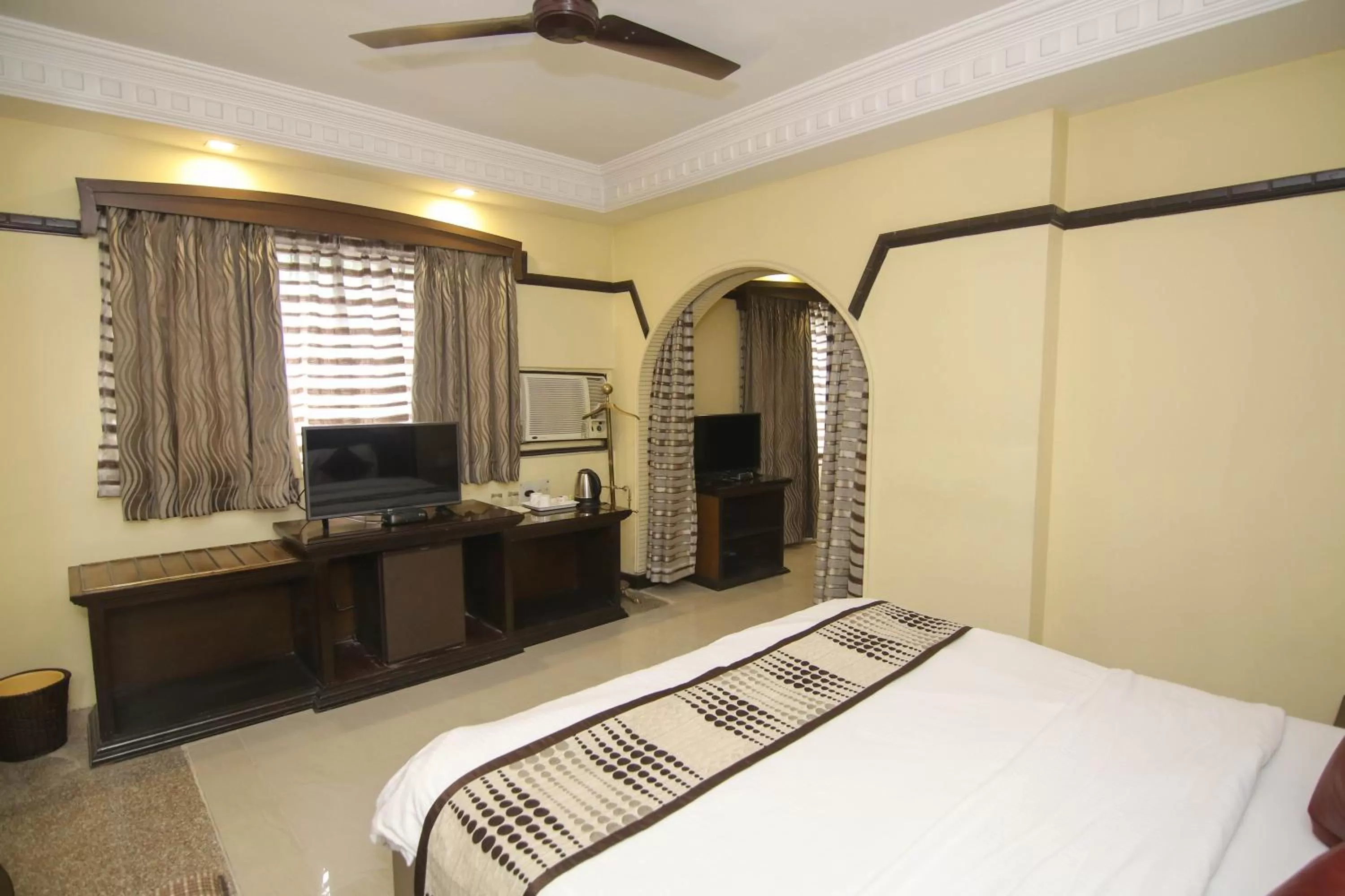 TV and multimedia, Bed in Lytton Hotel