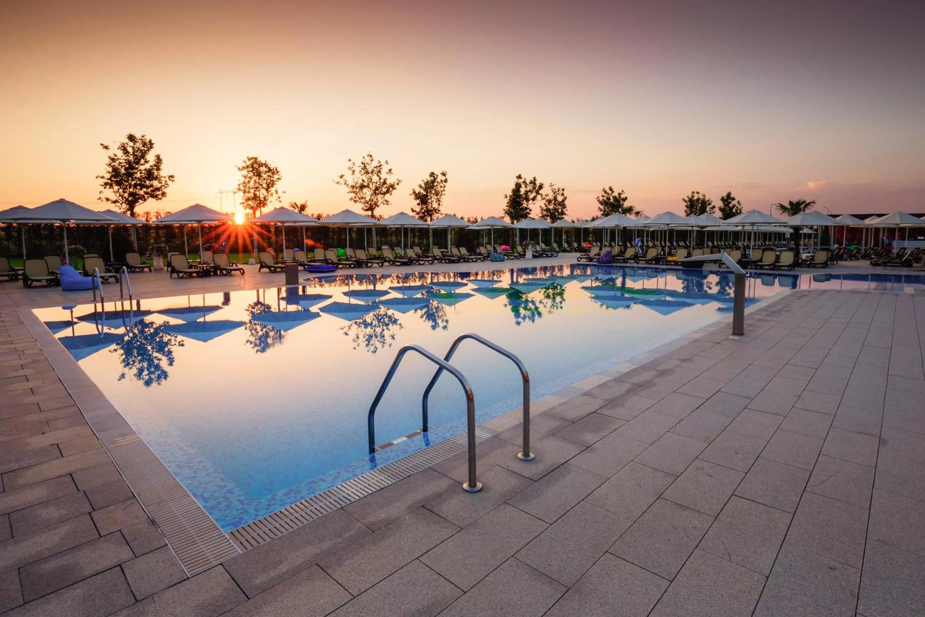 Pool view in Emerald Hotel