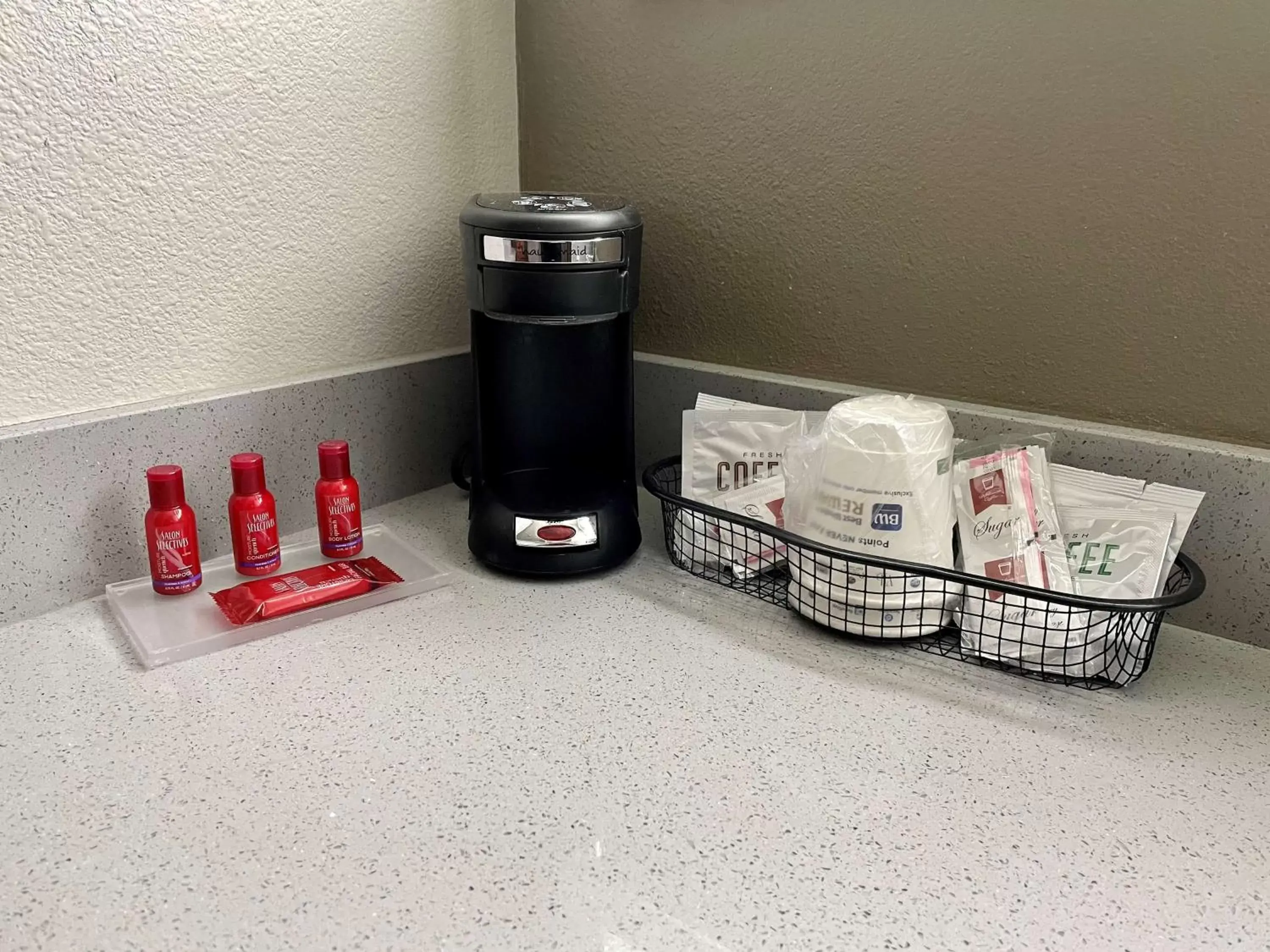 King Room with Mobility Accessible Bathtub in SureStay Plus Hotel by Best Western Redding King Room with Mobility Accessible Bathtub in SureStay Plus Hotel by Best Western Redding